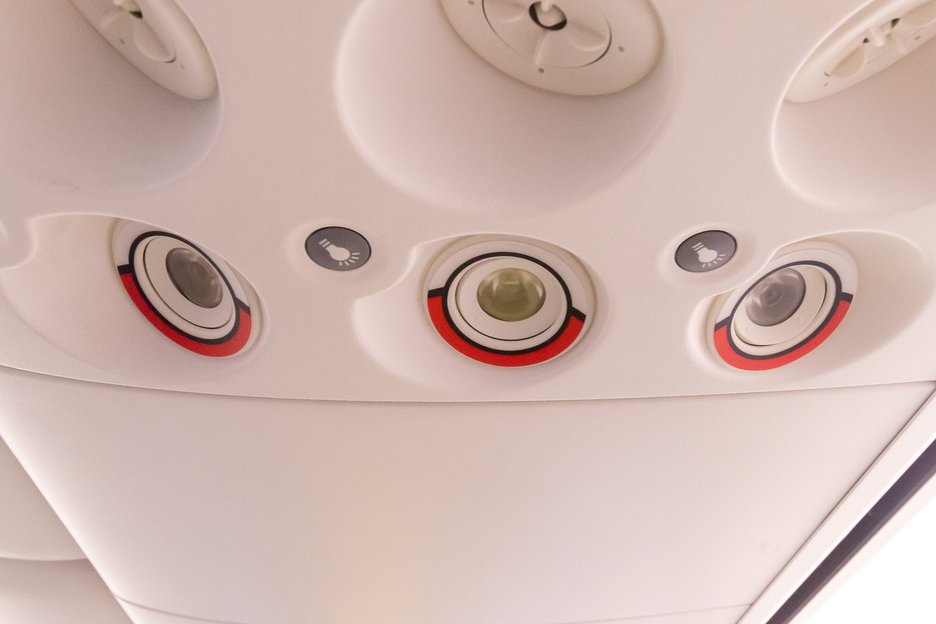 読書灯はモンスターボール