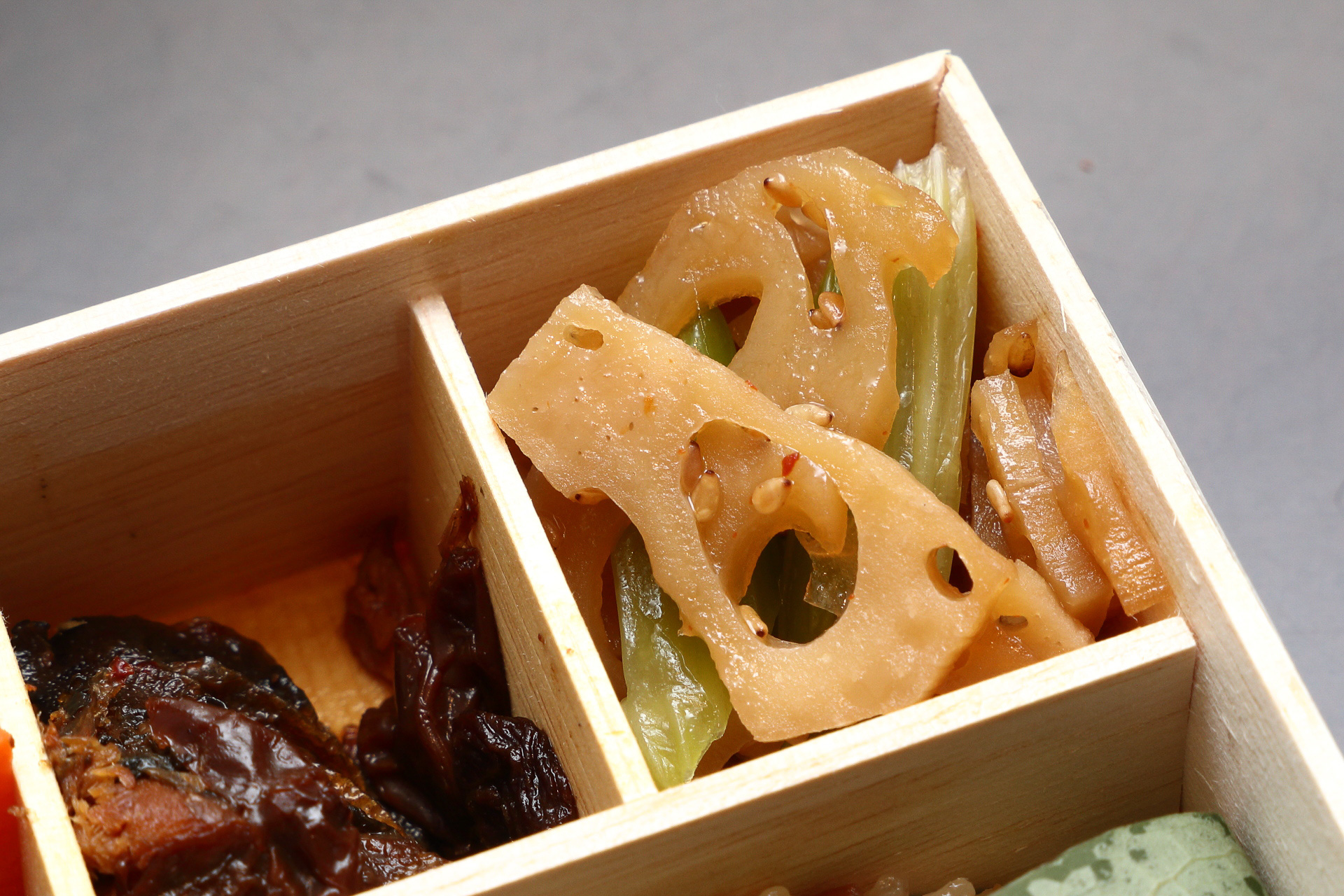 レンコンのきんぴら、セロリの粕漬