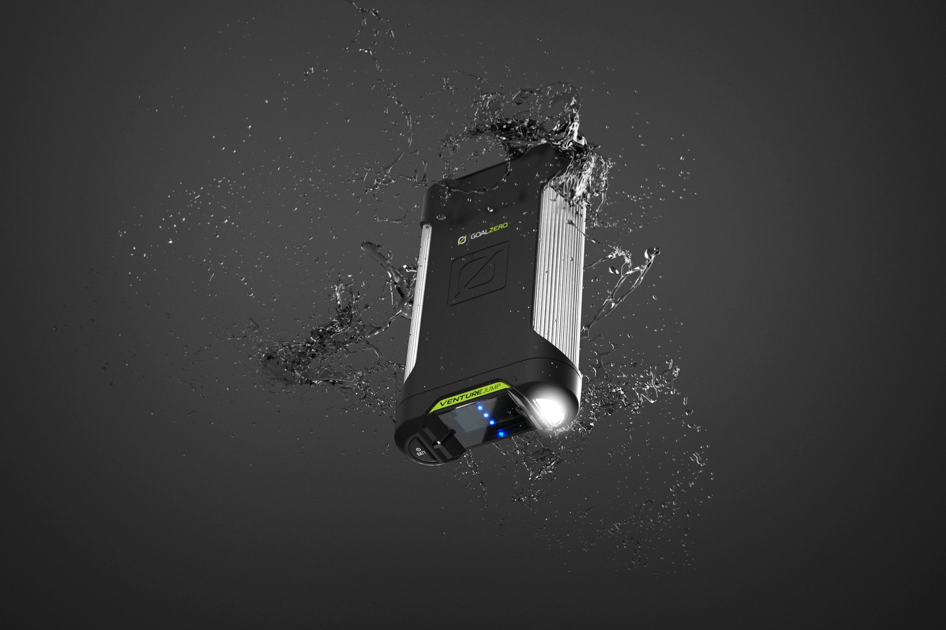 アスクはGoal Zeroのモバイルバッテリー「Venture Jump（ベンチャー・ジャンプ）」を発表した