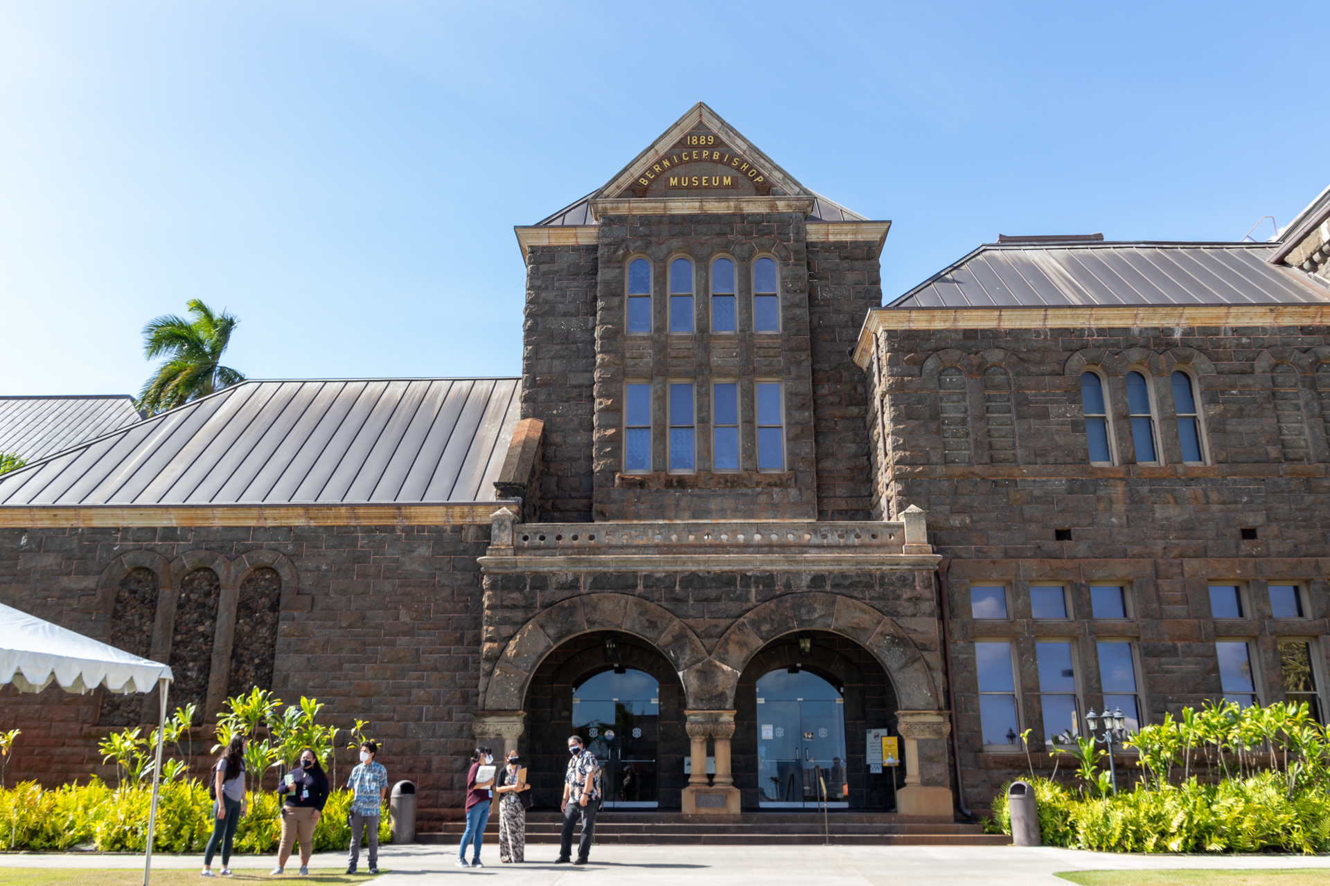 ハワイの歴史や文化を学べるビショップ・ミュージアム。太陽光発電を取り入れるなど、再生可能エネルギーを積極的に活用している
