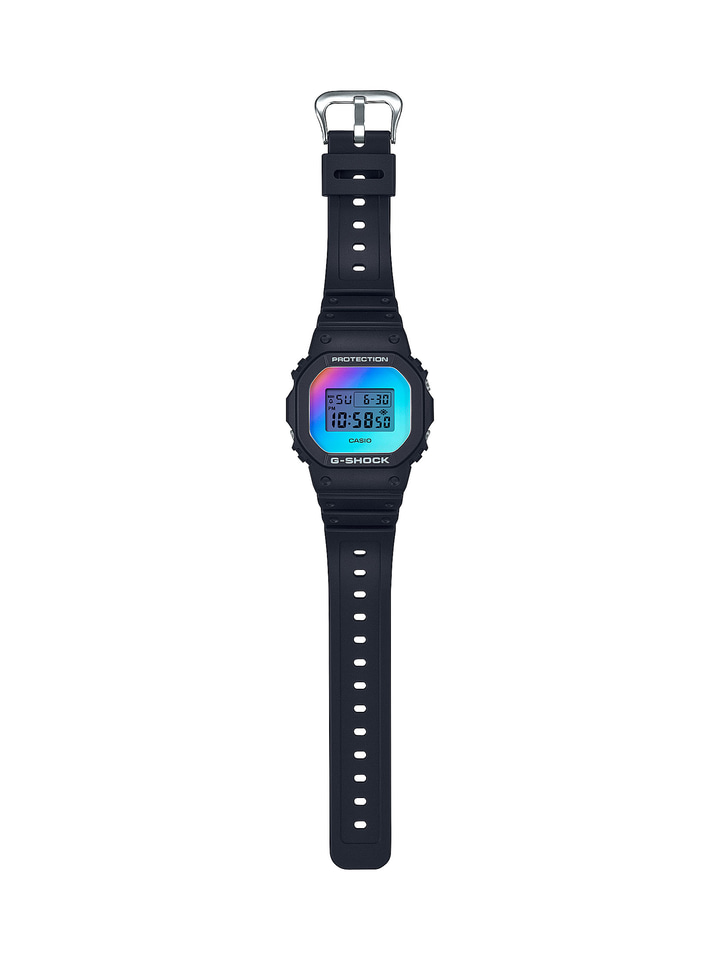 G-SHOCK、ガラス板全面にレインボー蒸着を施したIridescent Color全5