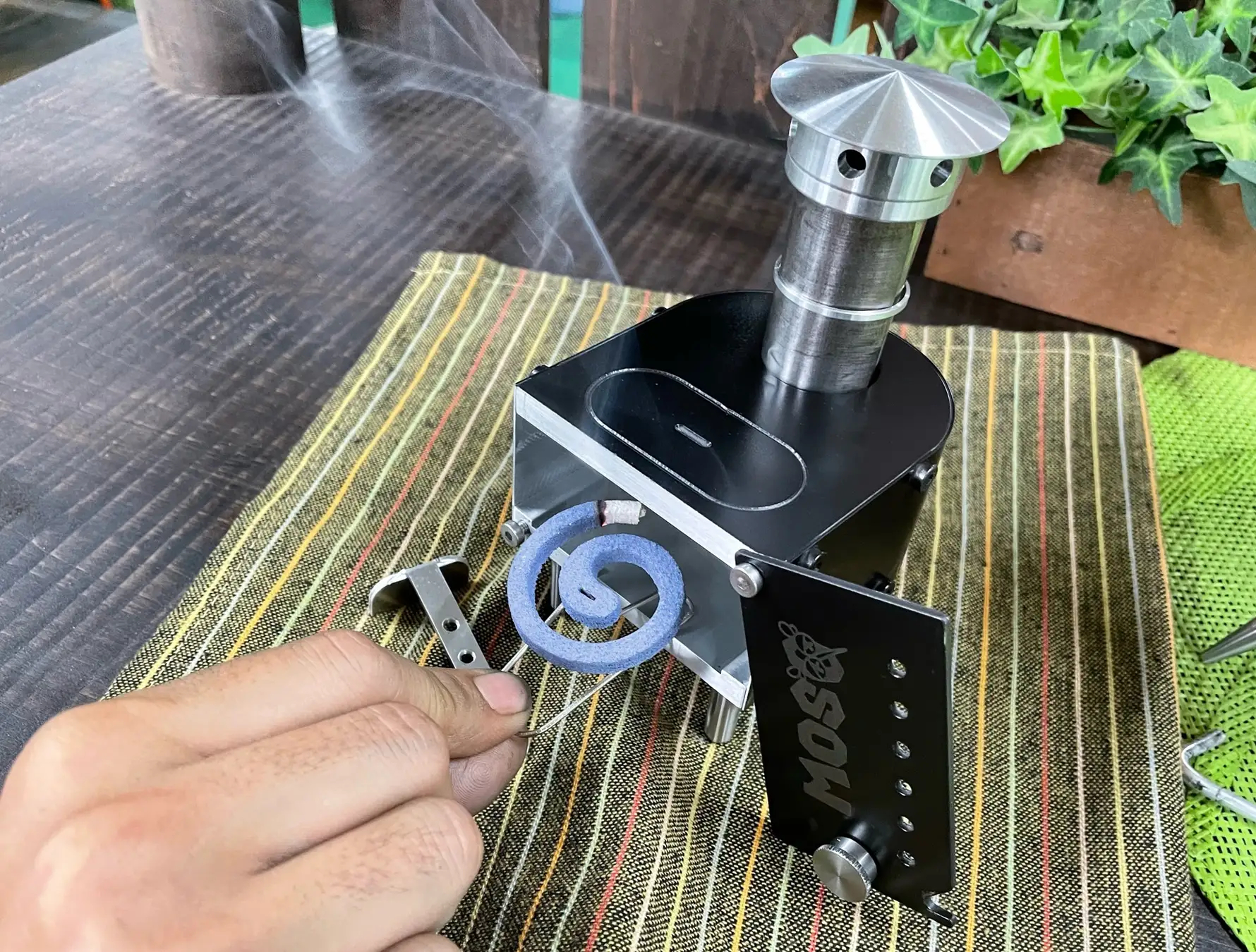 ミニサイズの蚊取り線香を使用