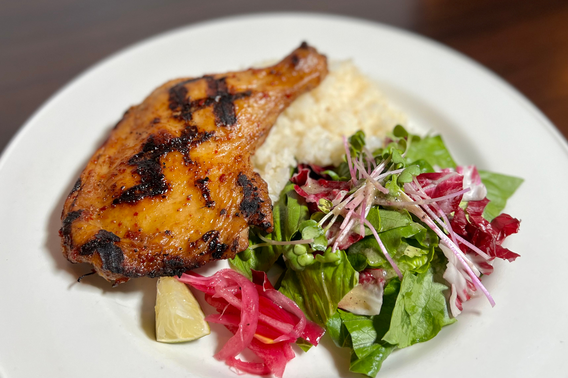 「MEET PHILIPPINES」キャンペーンメニューの「イナサル チキン」