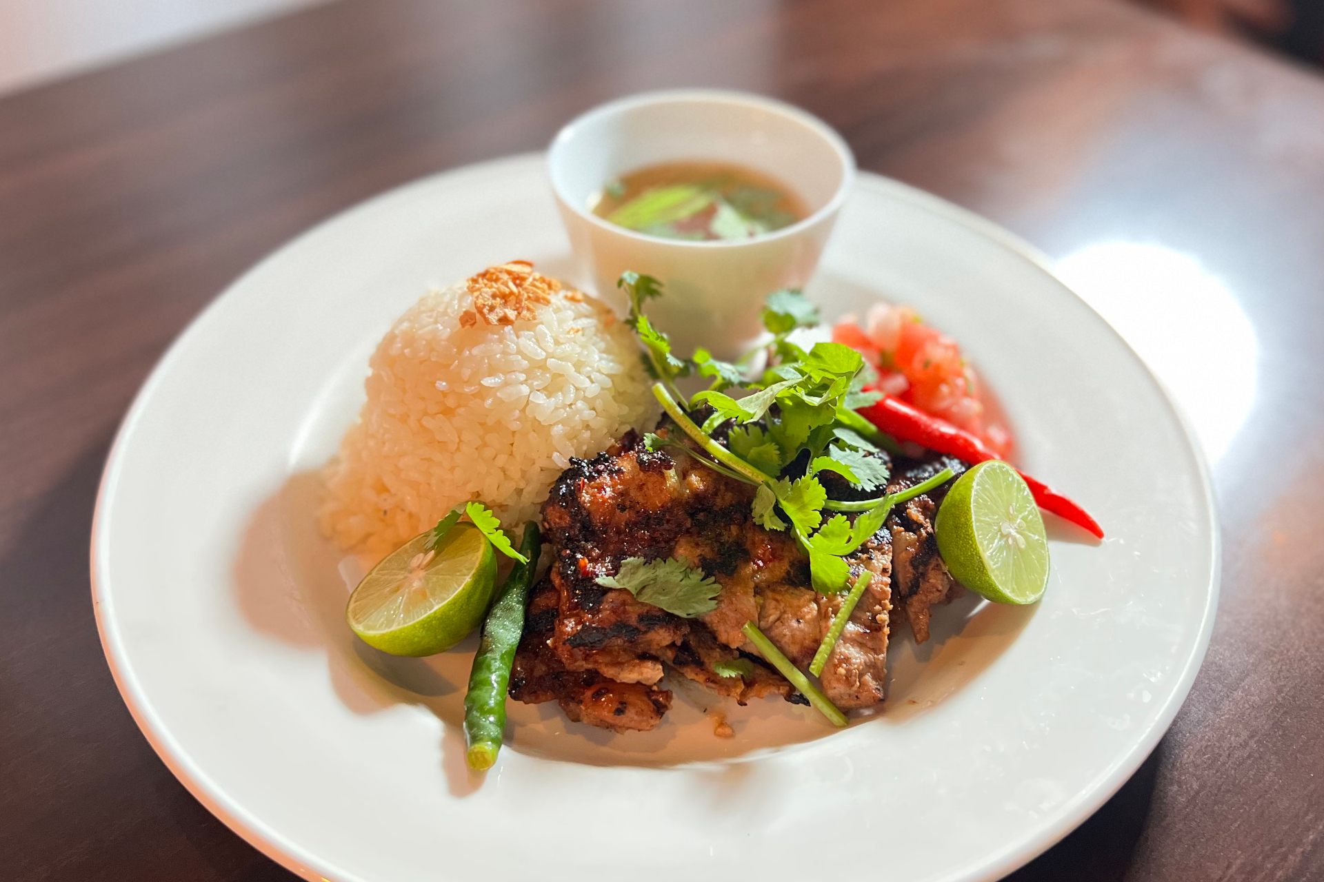 フィリピンの国民的料理「グリルドポーク リエンポ」