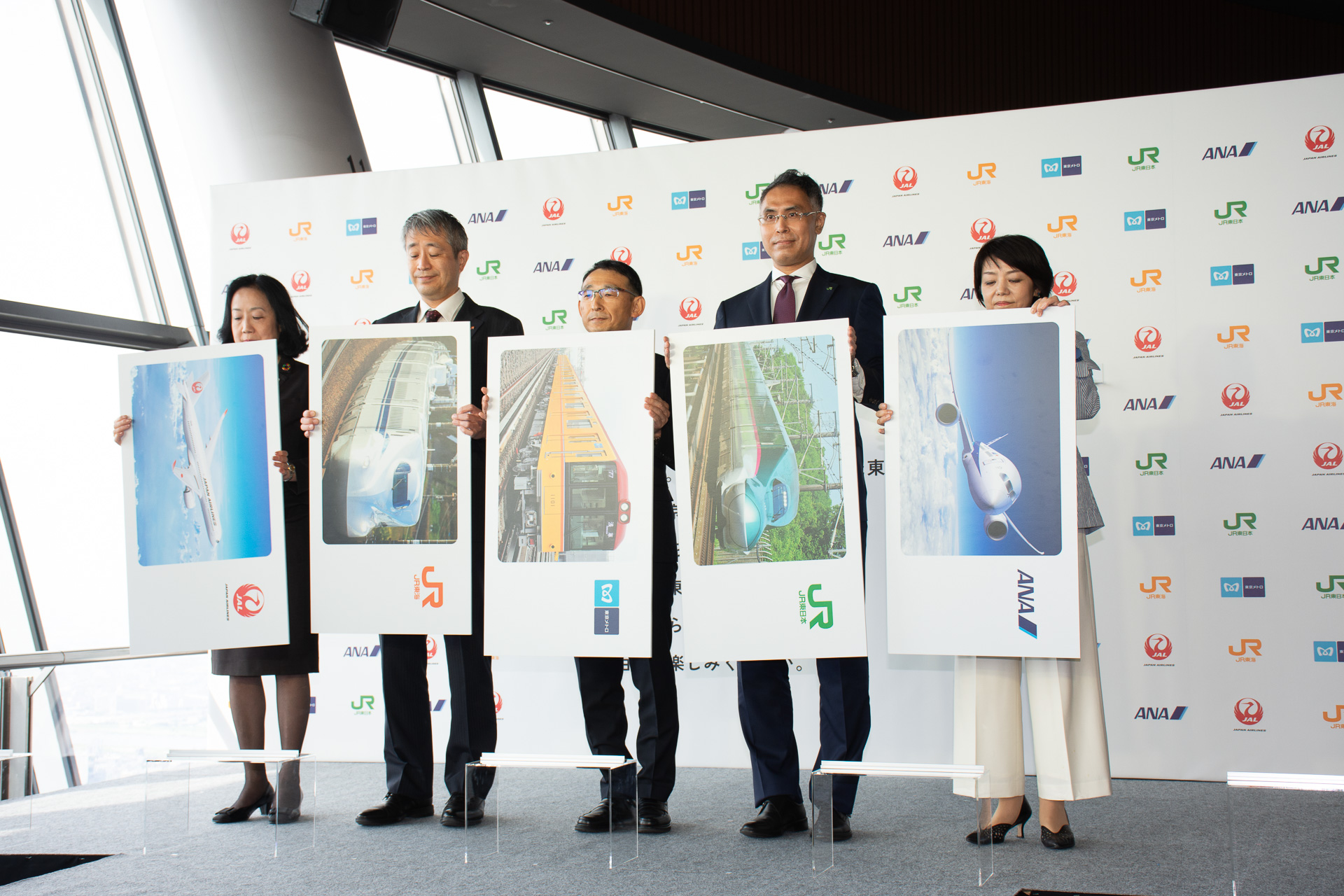 5社のパネルが1つになってキャンペーンロゴに