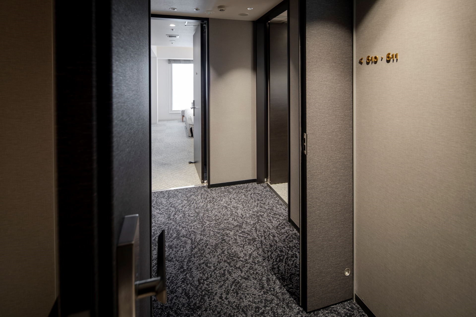 東急ステイ新宿イーストサイドでは「アジョインイングルーム」を用意