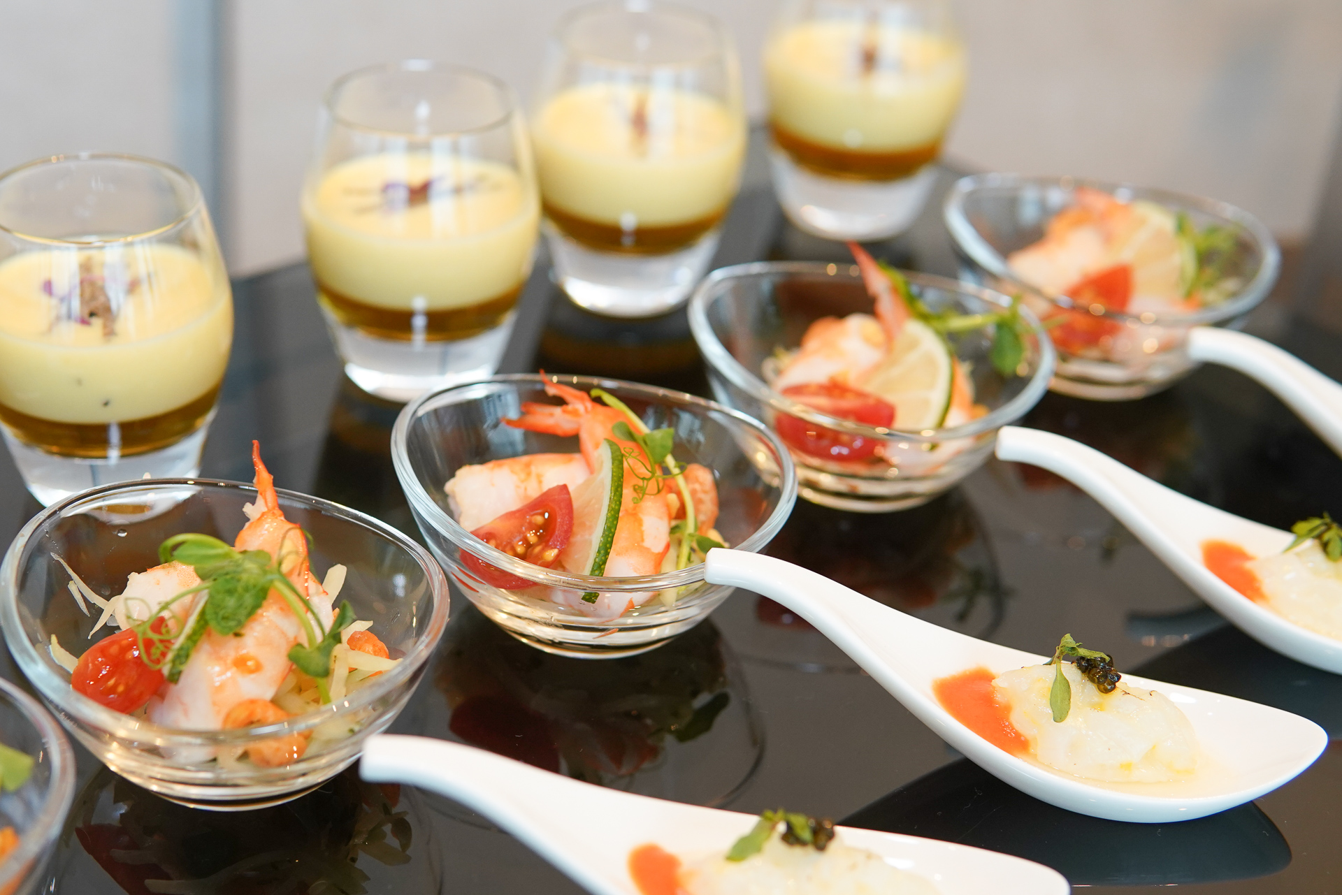 天使の海老カクテル、青パパイヤのソムタム