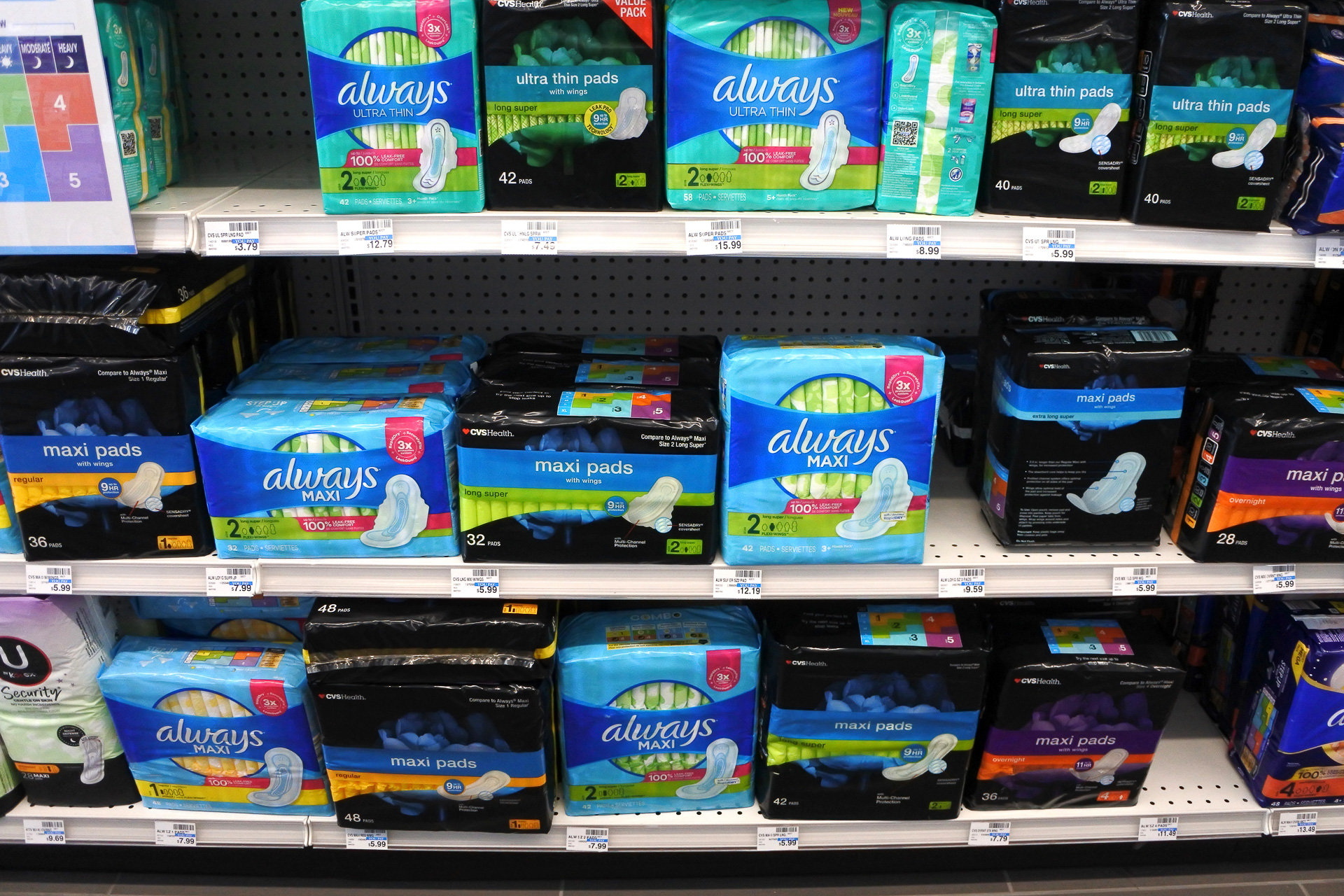 女性は生理用品を「生活必需品手配」で物資とともにお願いしておくと絶対に安心（現地調達のため、メーカーは選べません）