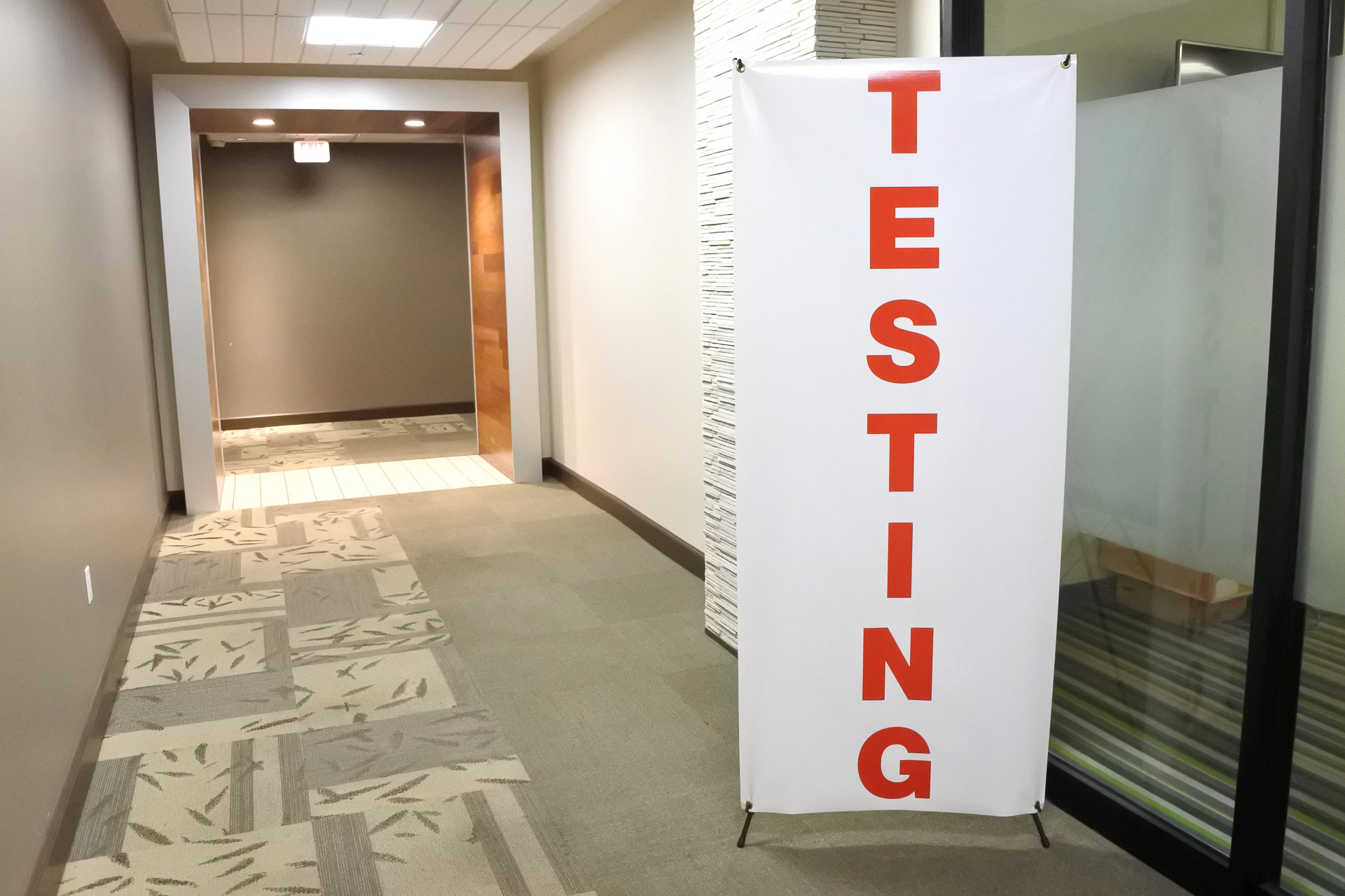 朝イチで「ワイキキPCR検査センター」へ