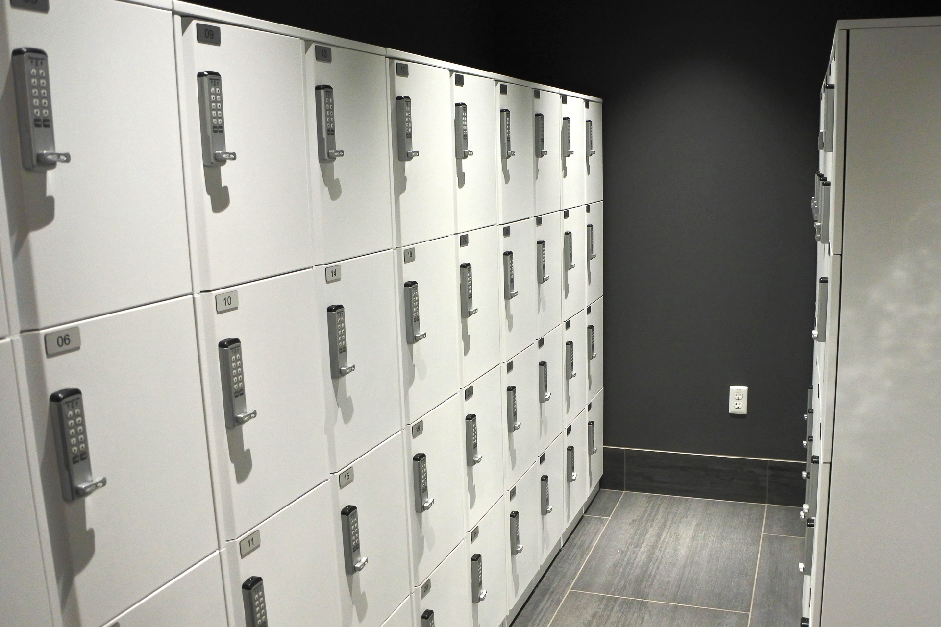 ロッカーを完備。荷物を一時的に預けることもできます