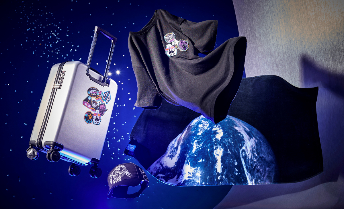 JAXAの画像をデザインした「バズ・ライトイヤー」公開記念グッズ