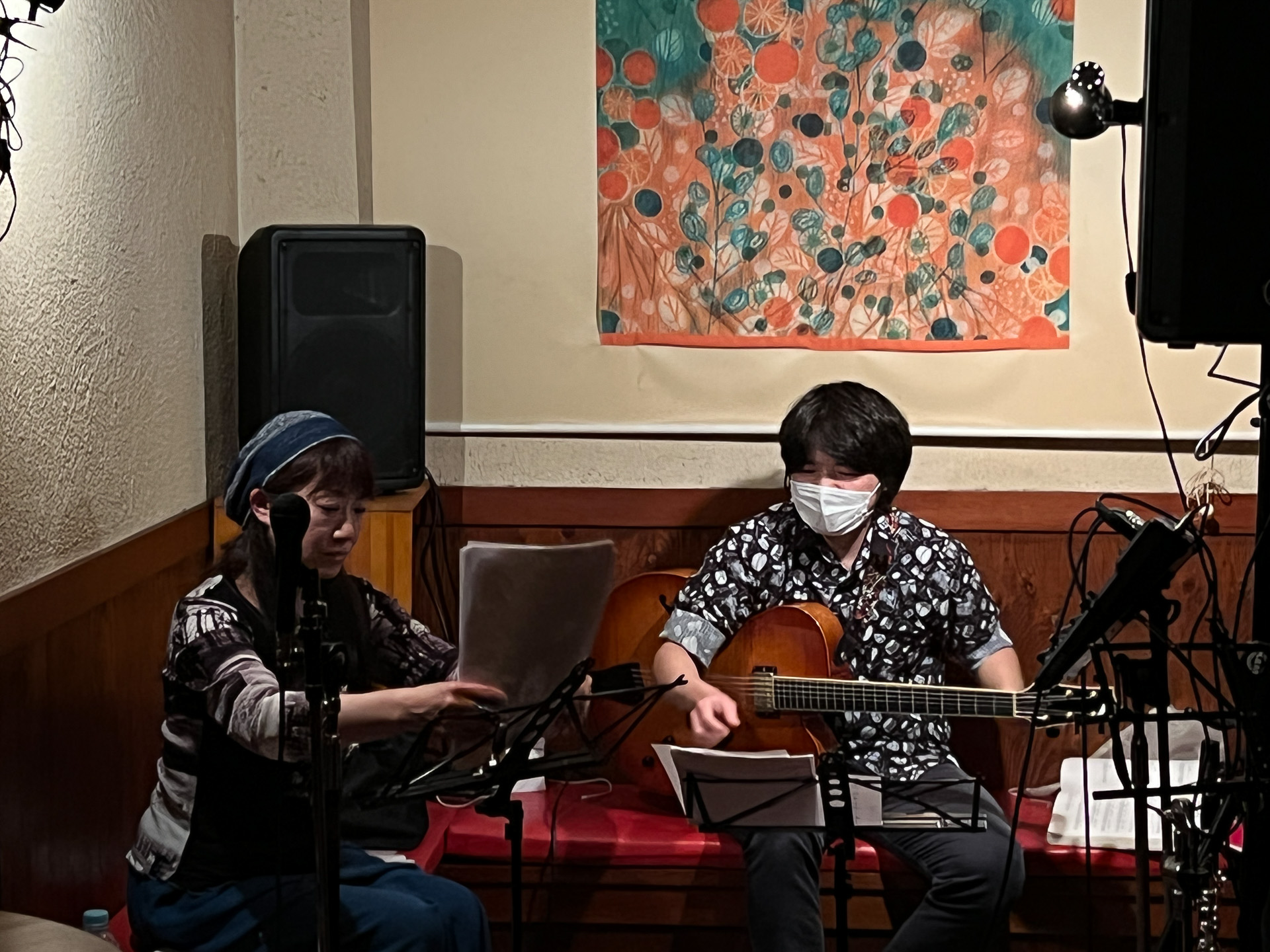 Vo. 村上陽子さんとGt. 下梶谷雅人さん