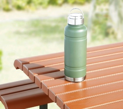 外面は傷に強いパウダー塗装