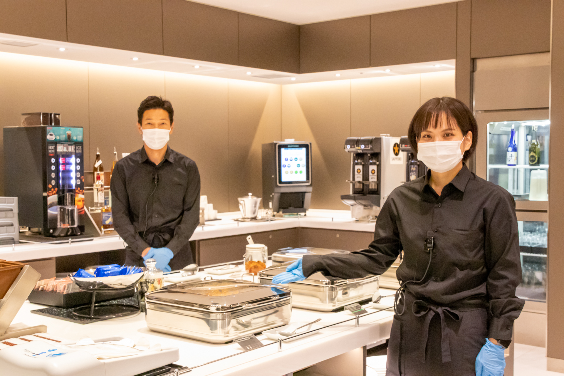 ビュッフェスタイルで軽食を楽しめる