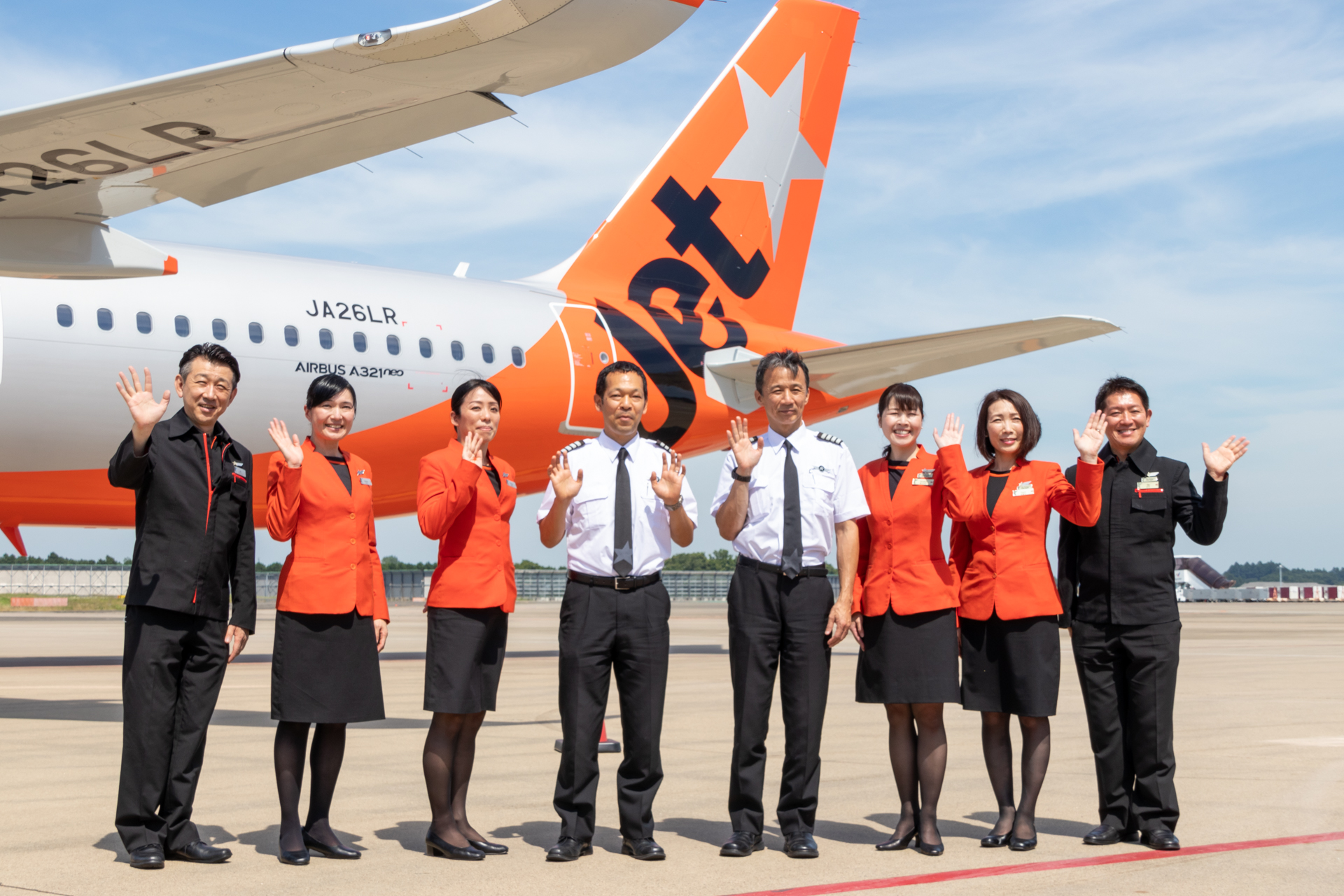 運航に携わった運航乗務員と客室乗務員