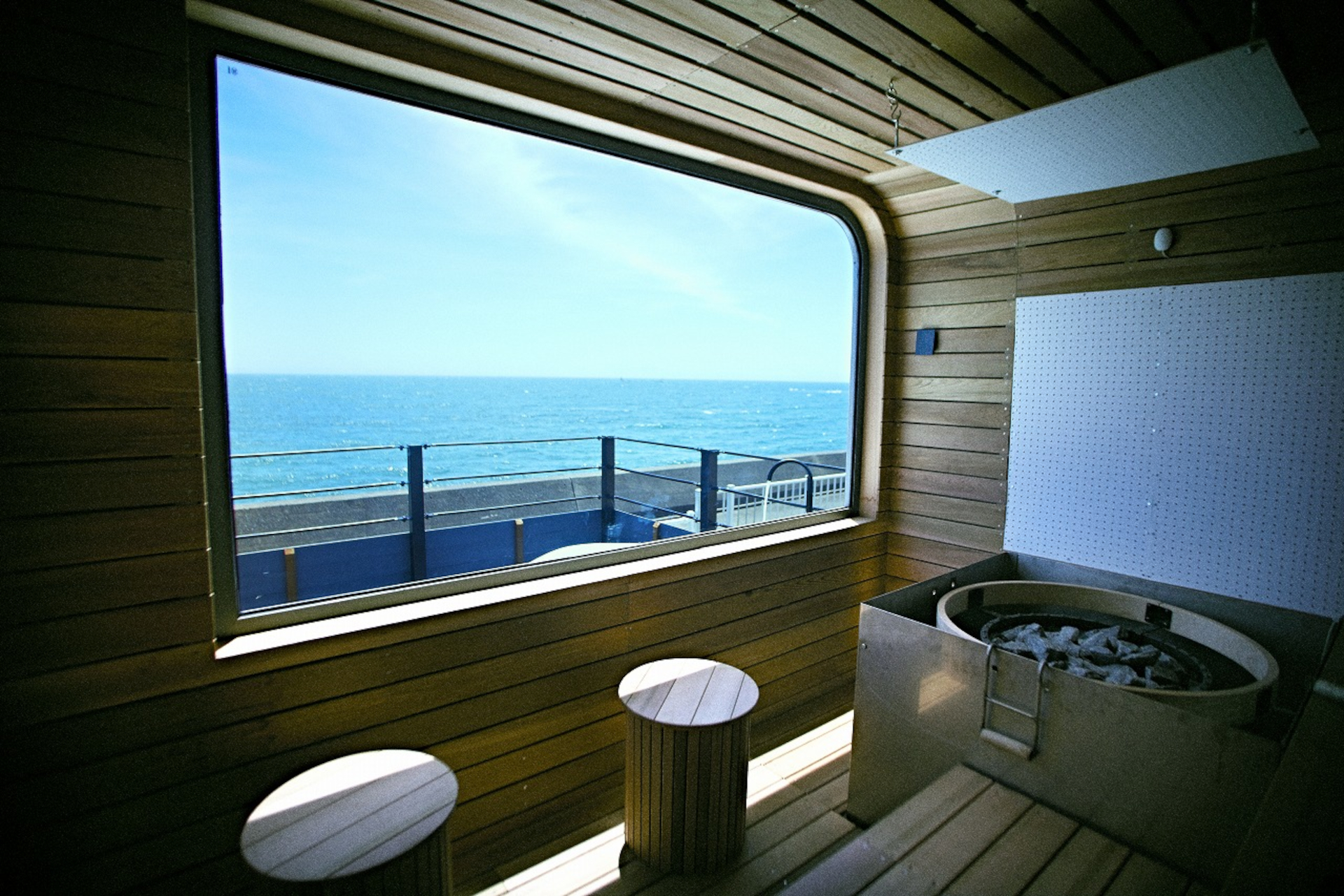 オーシャンサウナ内観