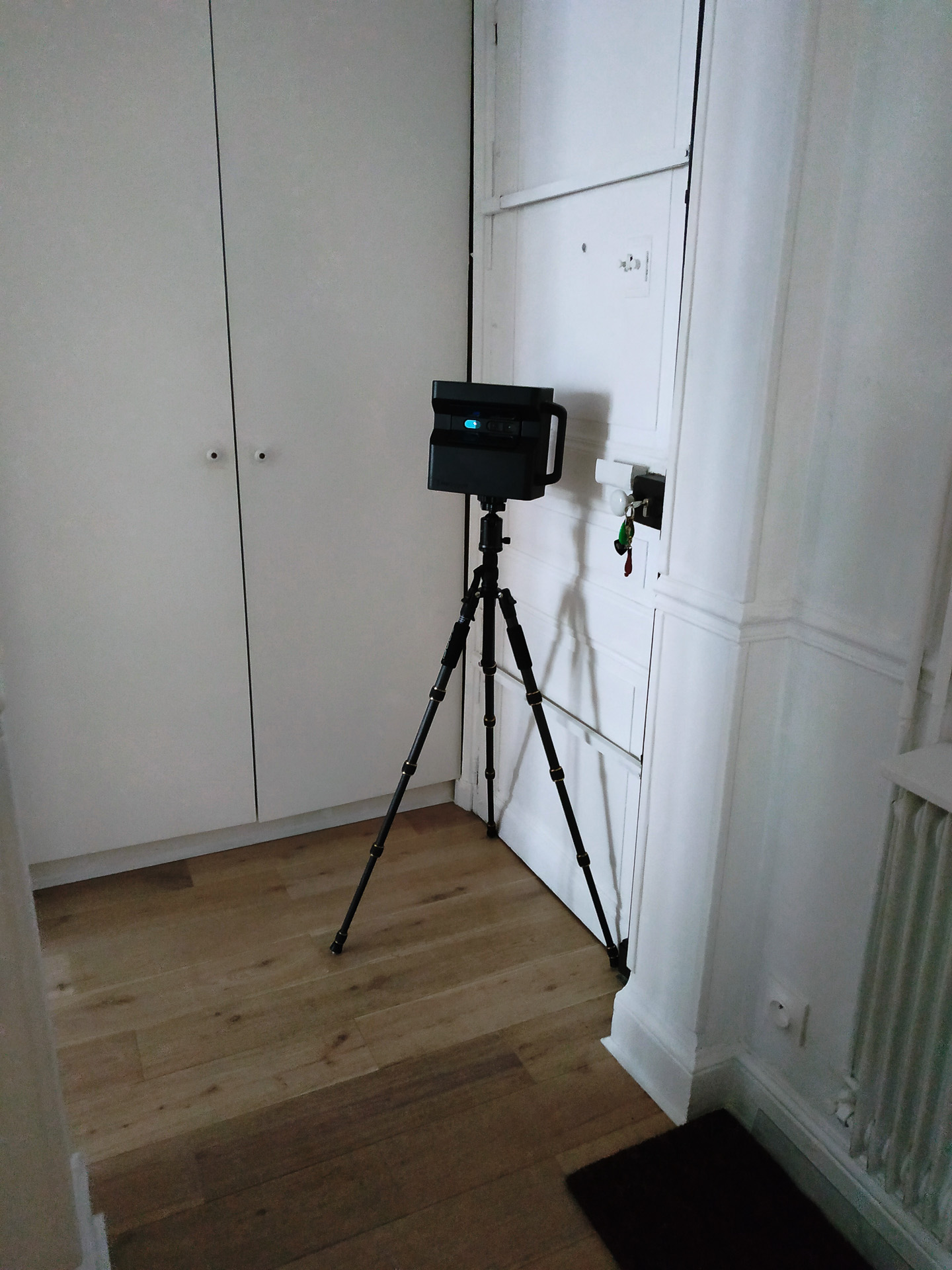 これがカメラ。どういう風に撮影されて3Dウォークスルー化されるのか、興味津々で見学