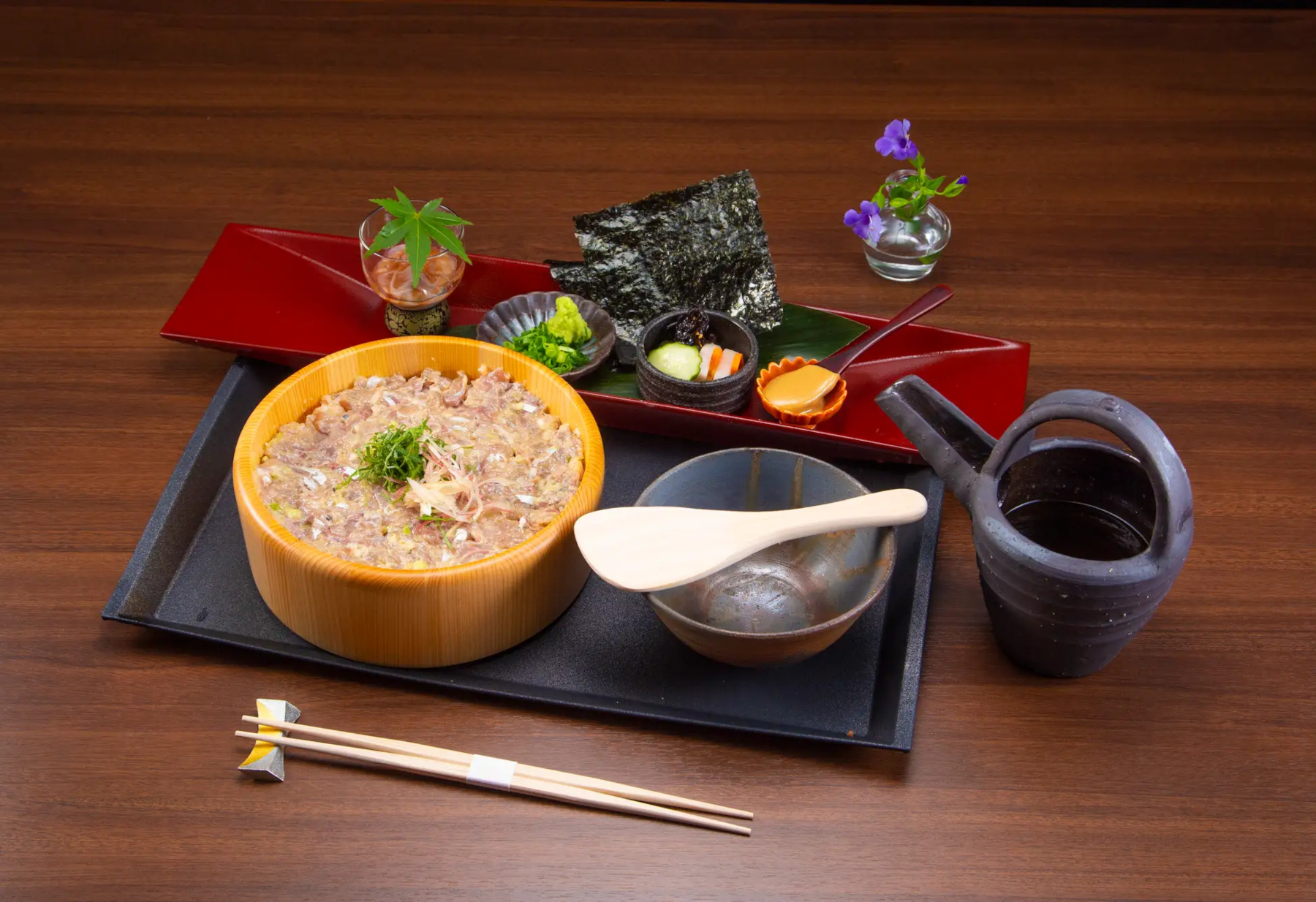 郷土料理のなめろうを使い、さまざまな食べ方ができる