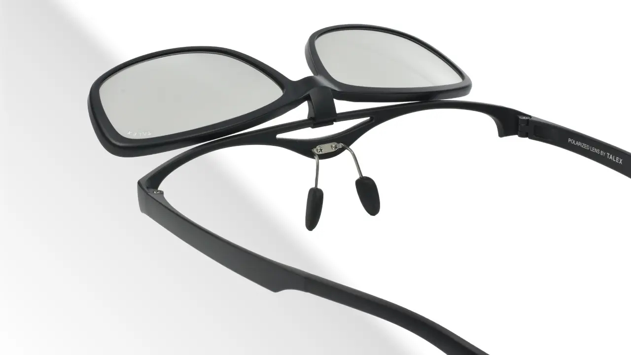 レンズを上げた状態