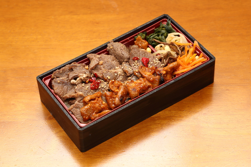 週末駅弁 新大阪駅 なにわホルモン焼肉弁当 トラベル Watch