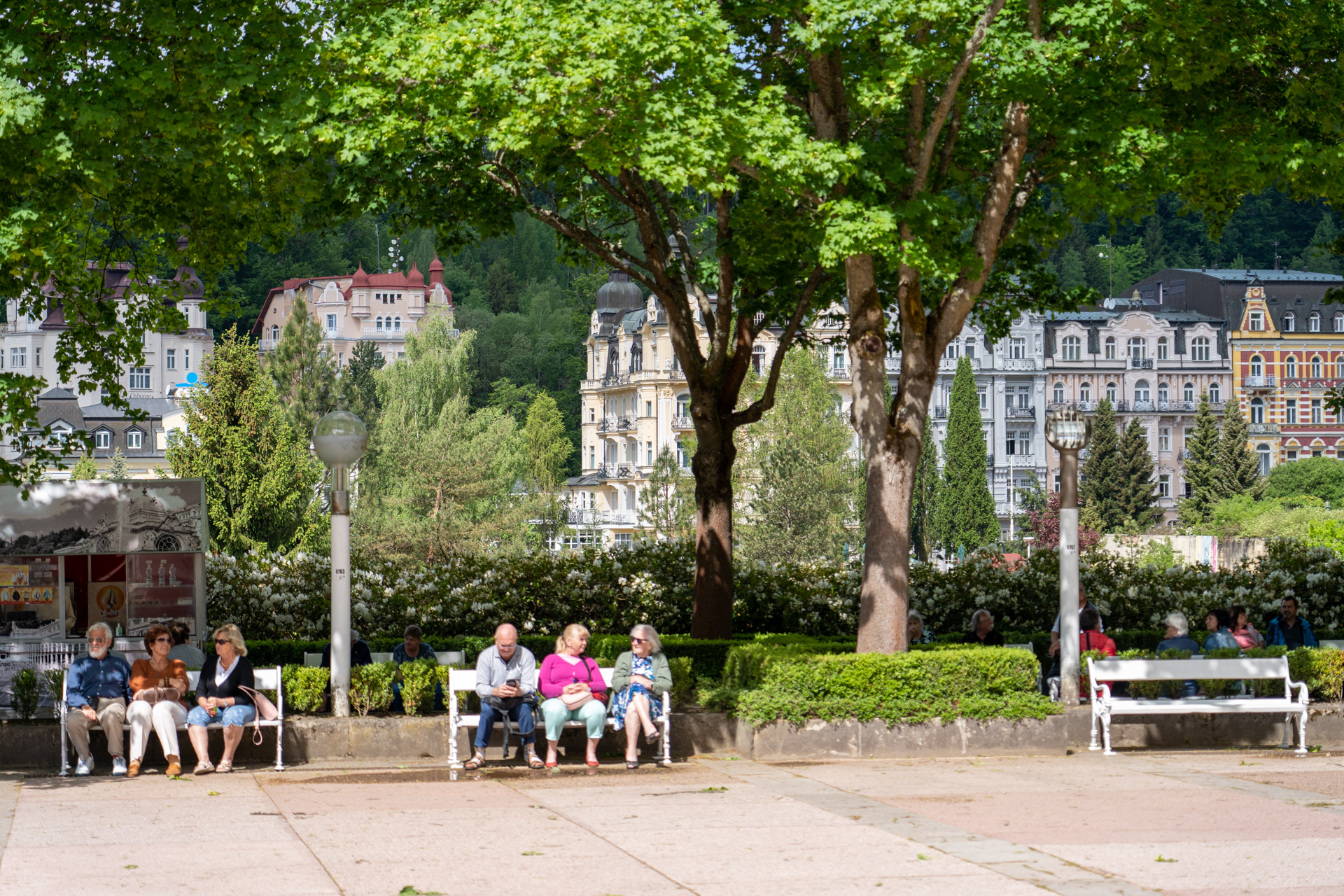 ゲーテにショパン、カフカ、シュトラウスなども保養に訪れたというマリアーンスケー・ラーズニェ。緑が豊かで滞在しているだけでも健康になれちゃいそうな美しい街でした