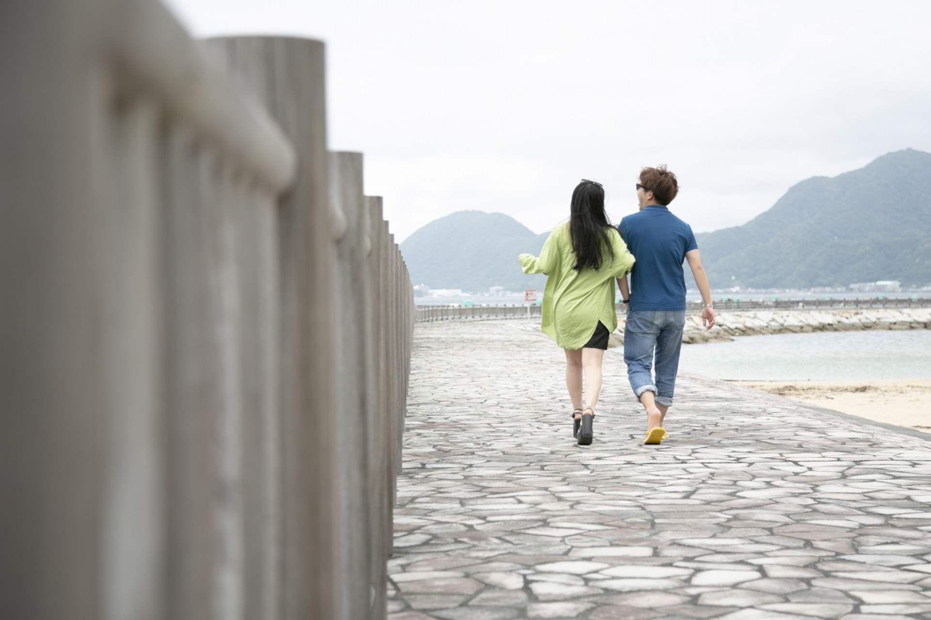 宿周辺には動物に餌やり体験できる「伊豆の国うま広場」や散策スポットの「らららサンビーチ」もある