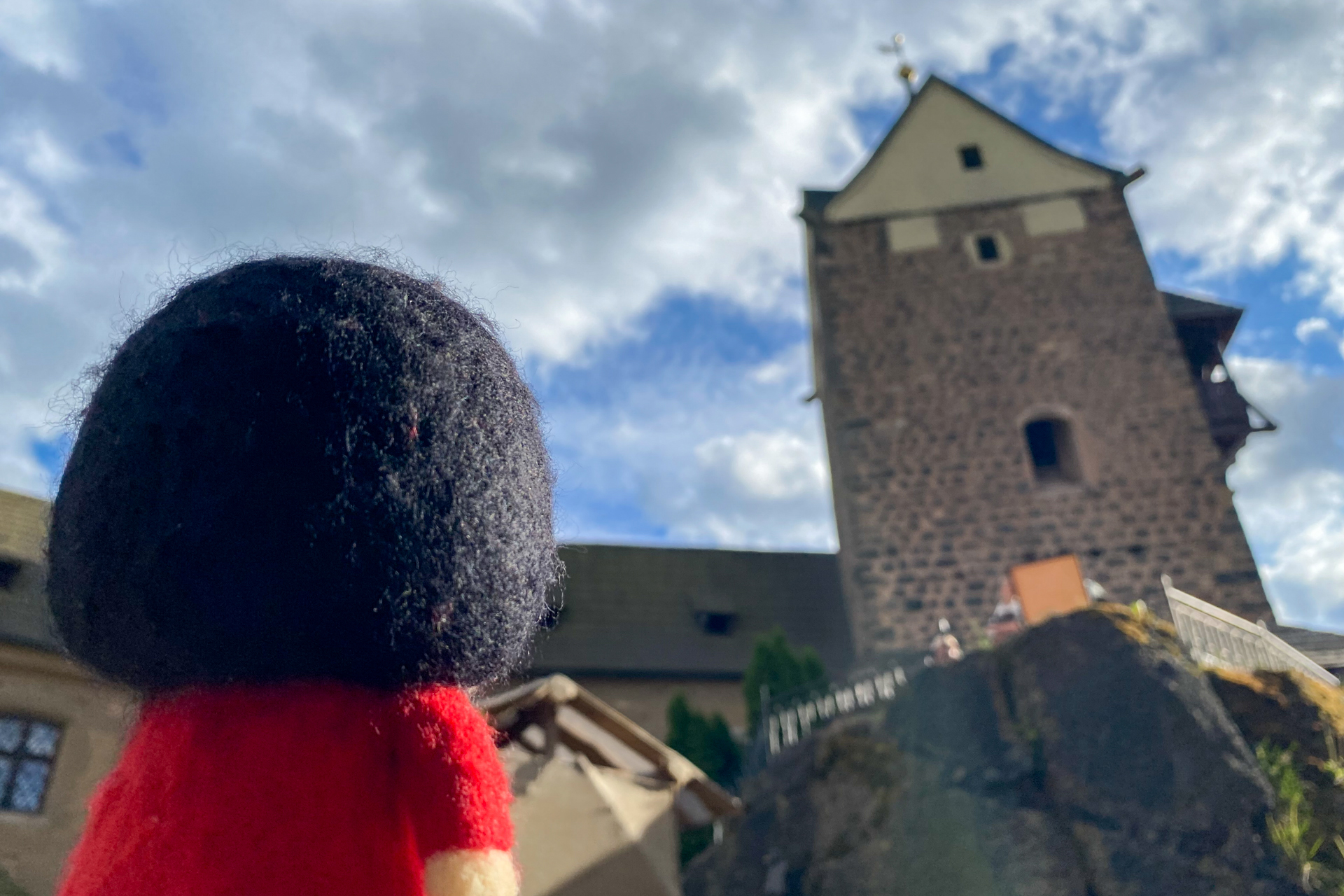 高さ26mのロマネスク様式の塔には上ることができます