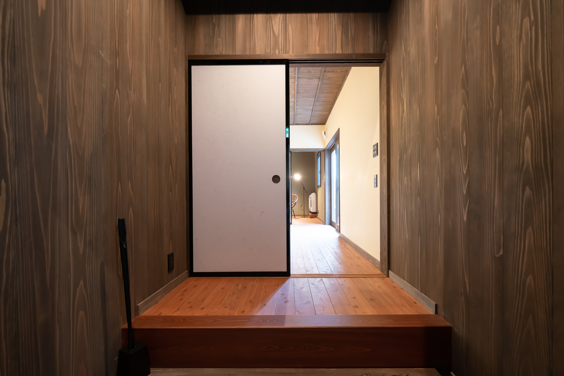 101号室には旅館風の踏込がある