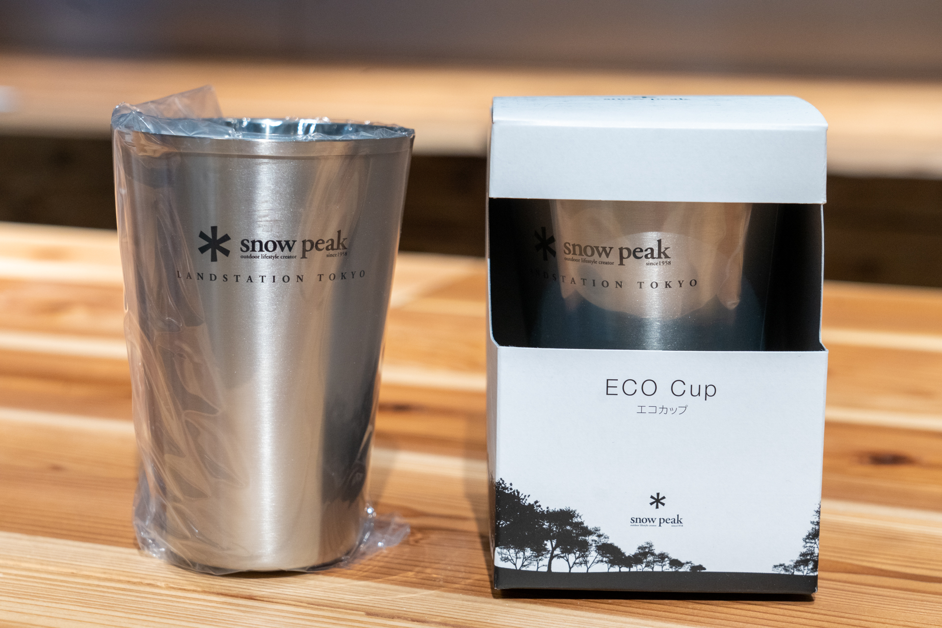 ビールが美味しく飲めるという「ステンレスECOカップ」も限定商品（2598円）