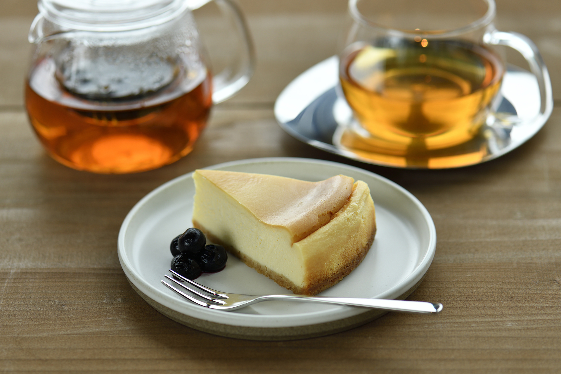 濃厚ベイクドNYチーズケーキやシフォンケーキ、チーズスフレなどデザートもいろいろ