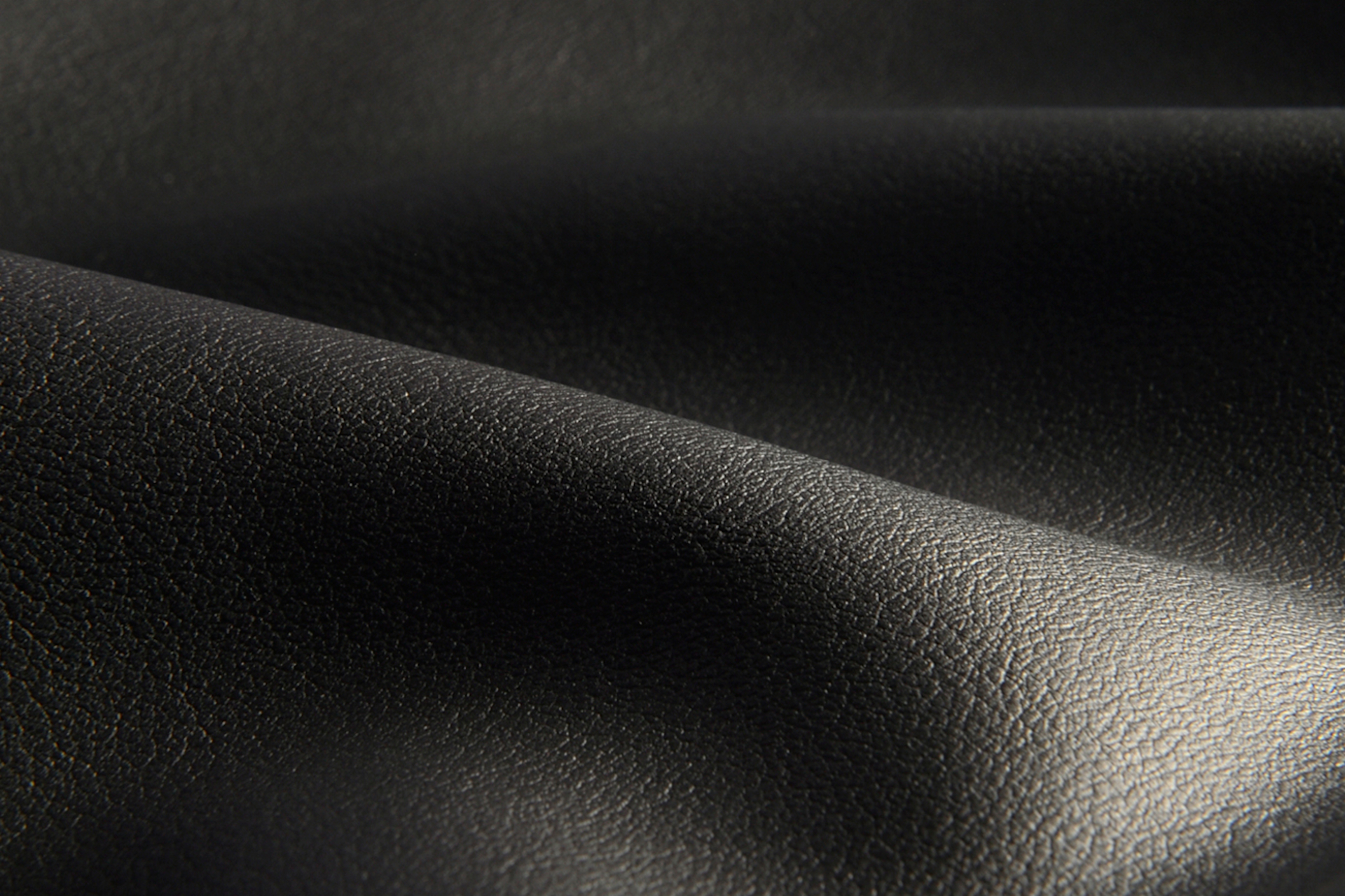 ボディに使用しているのは抗ウイルス・抗菌加工を施した高性能合成皮革「バーテクトクロス」