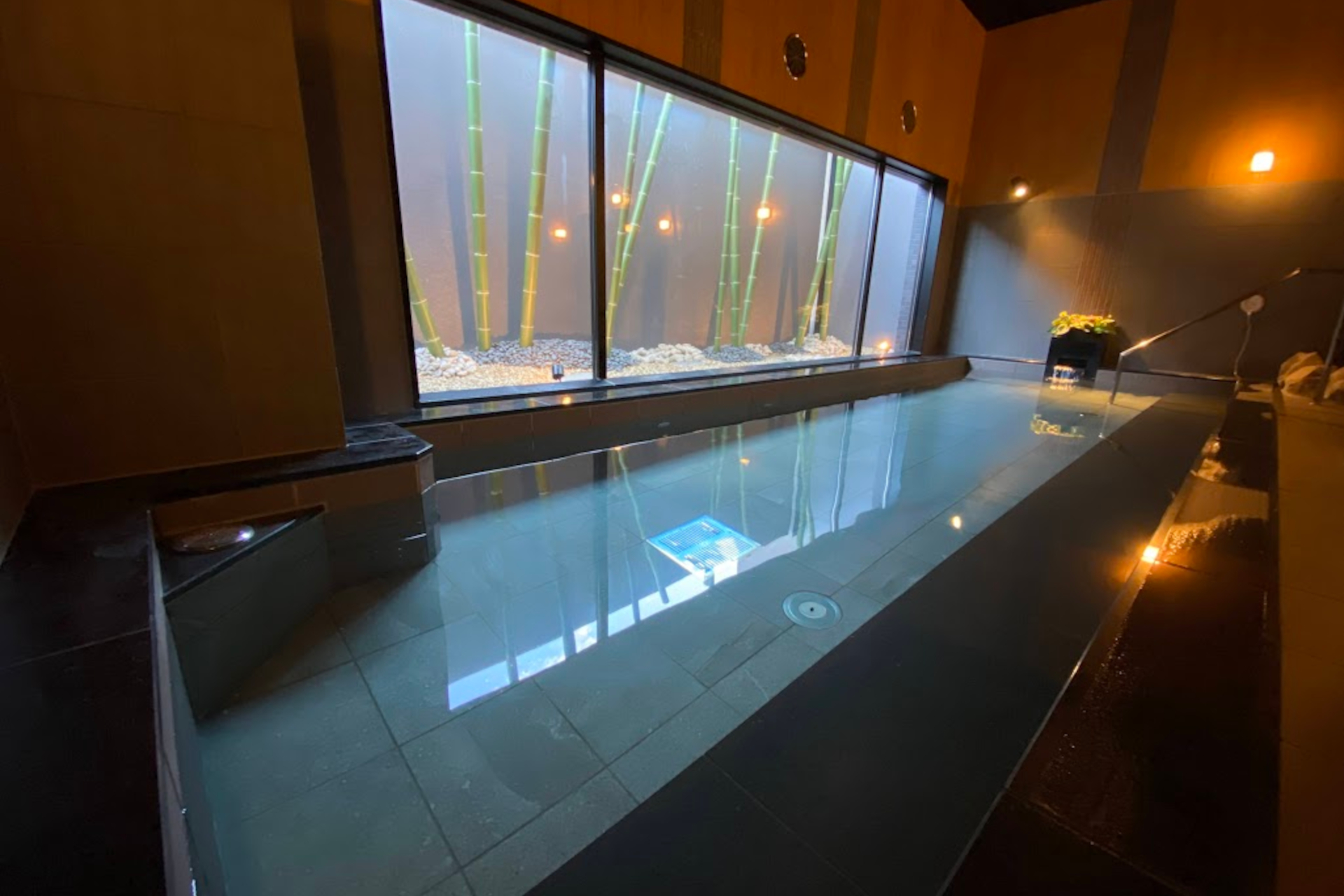 ラジウム人工温泉大浴場「旅人の湯」