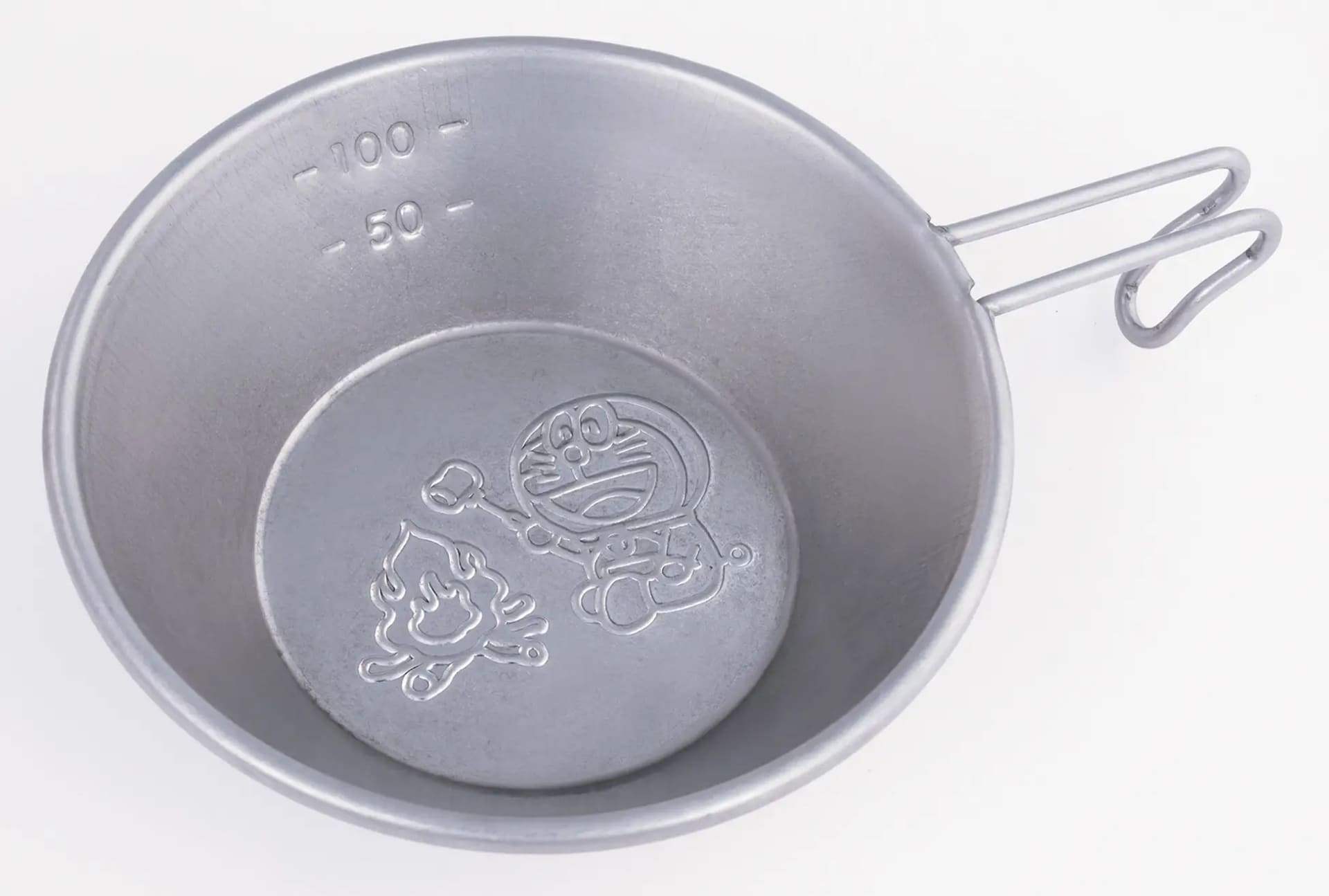 マシュマロを焼くドラえもんが描かれている