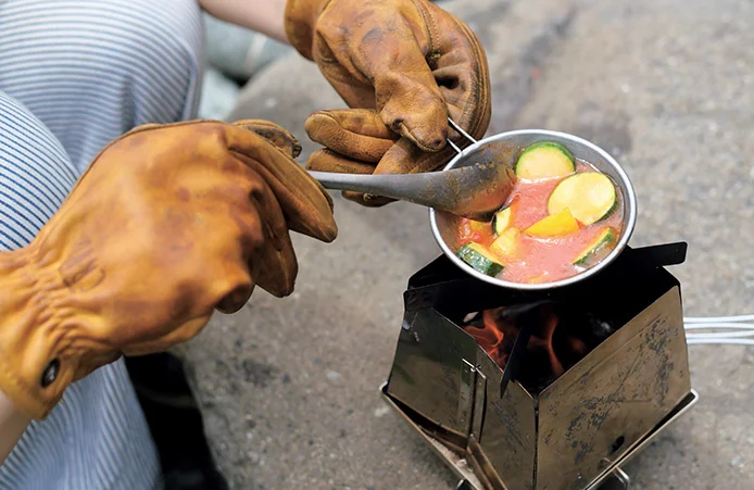 火にかけたり、コップにしたり、食材を取り分けたり