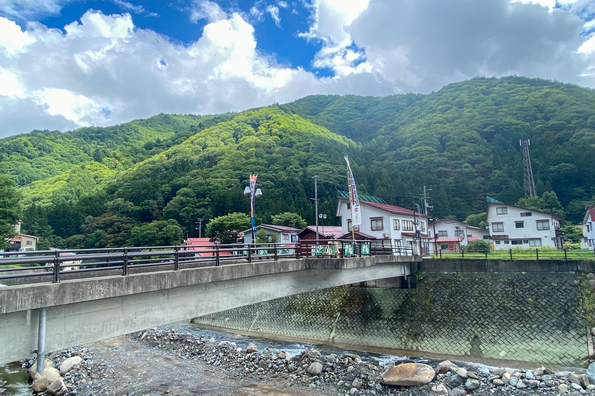 檜枝岐川にかかる前川橋
