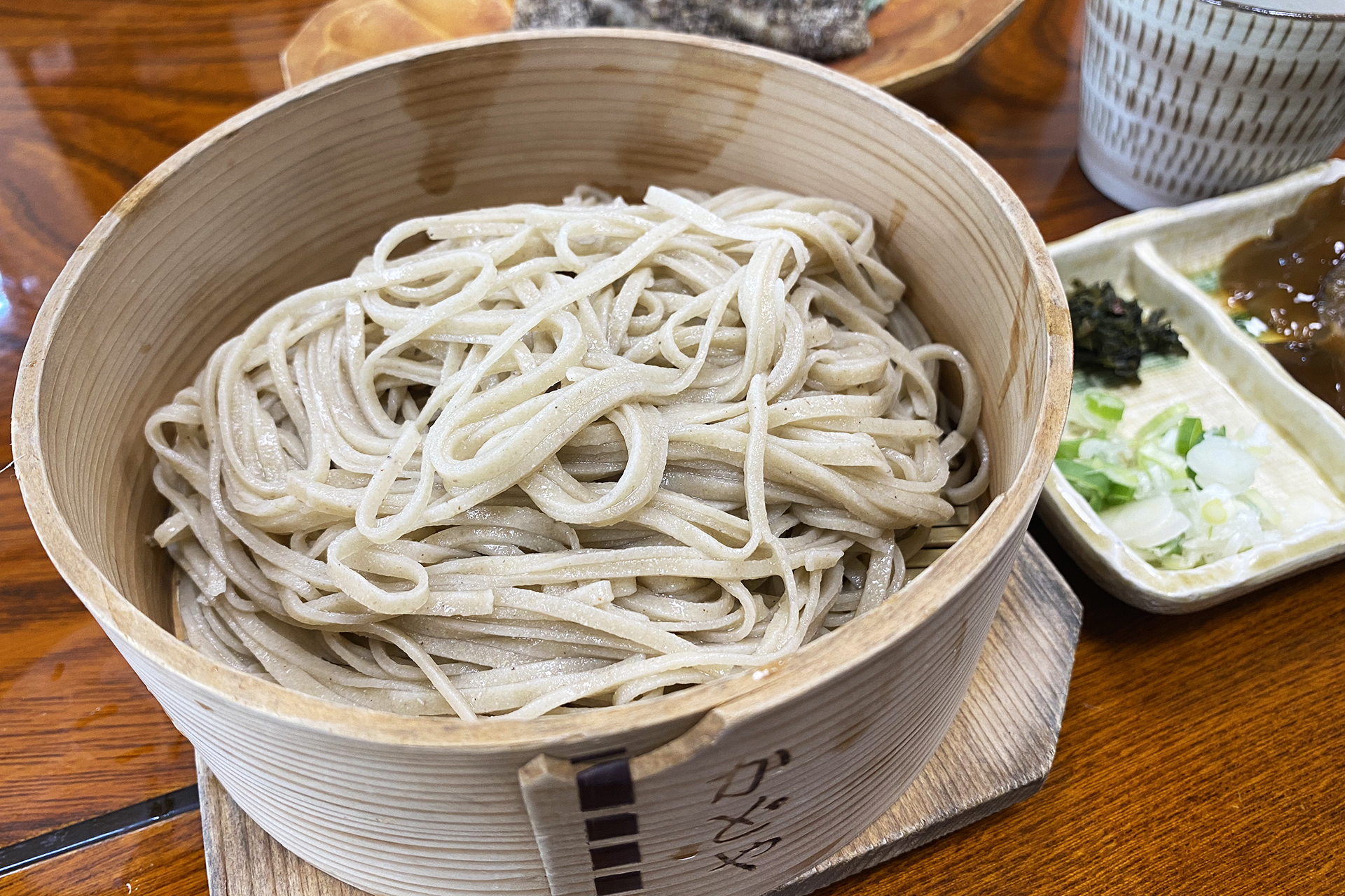 裁ちそばはつなぎなしの十割そば。打ちたて＆茹でたてをいただきましたが美味しすぎ！