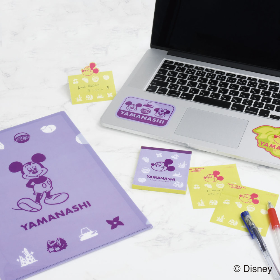 ディズニーキャラクターと各地のモチーフを組み合わせた「Disney FUN