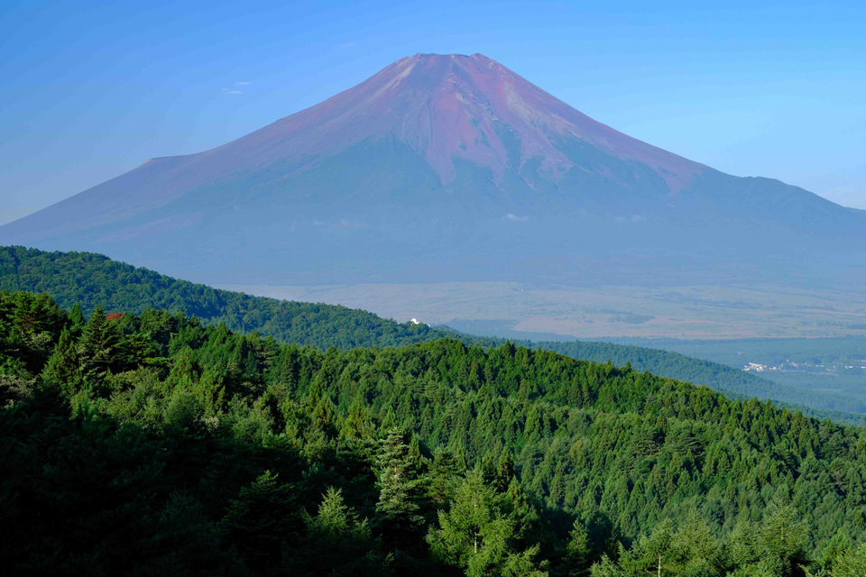 標高1150mに富士山を望む張り出しデッキ設置。山梨県忍野村「二