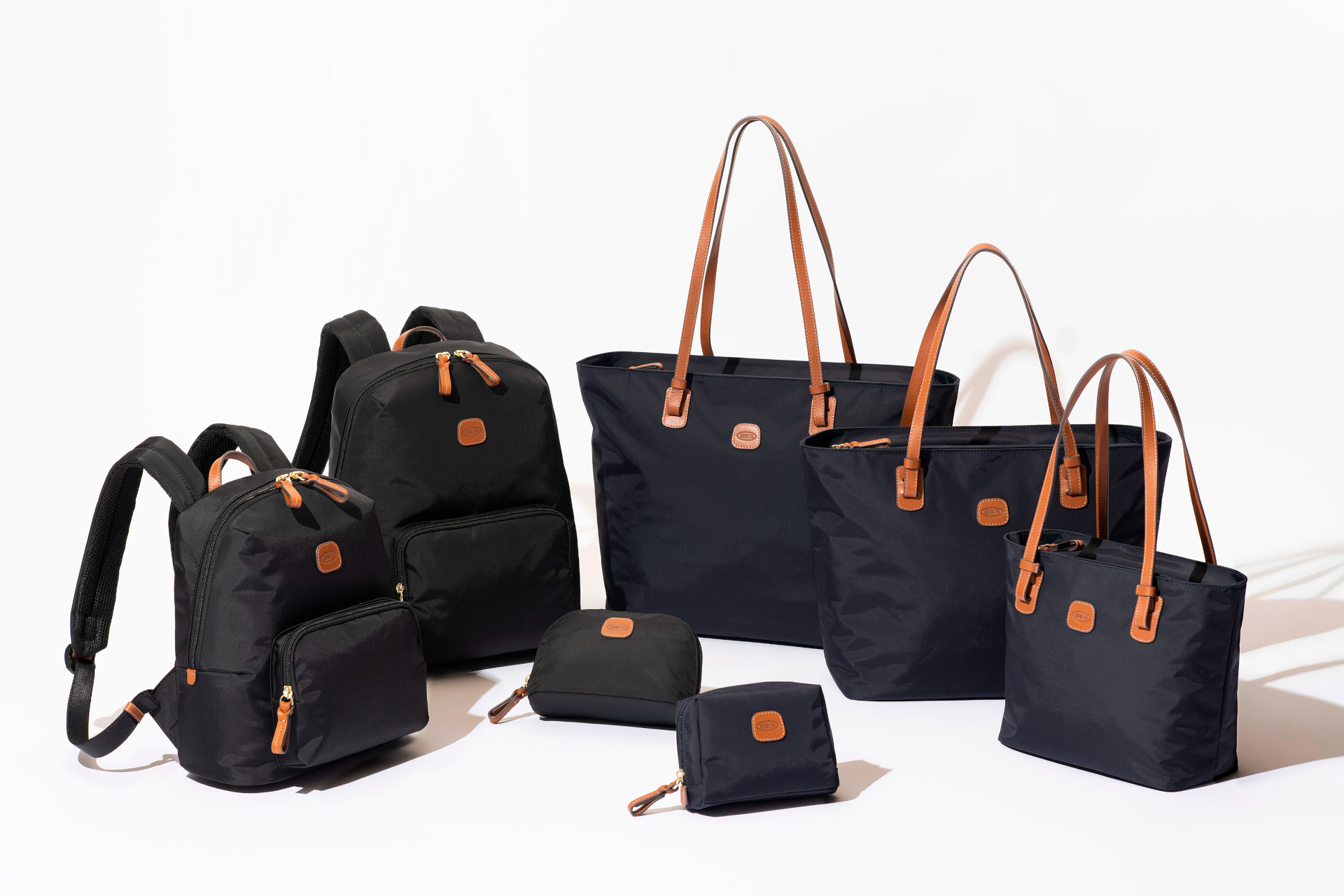 「X コレクション 日本限定モデル」は全7型。トート3型（2万900円～2万5300円）、リュック2型（2万6400円～3万800円）、ポーチ2型（6600円～5500円）