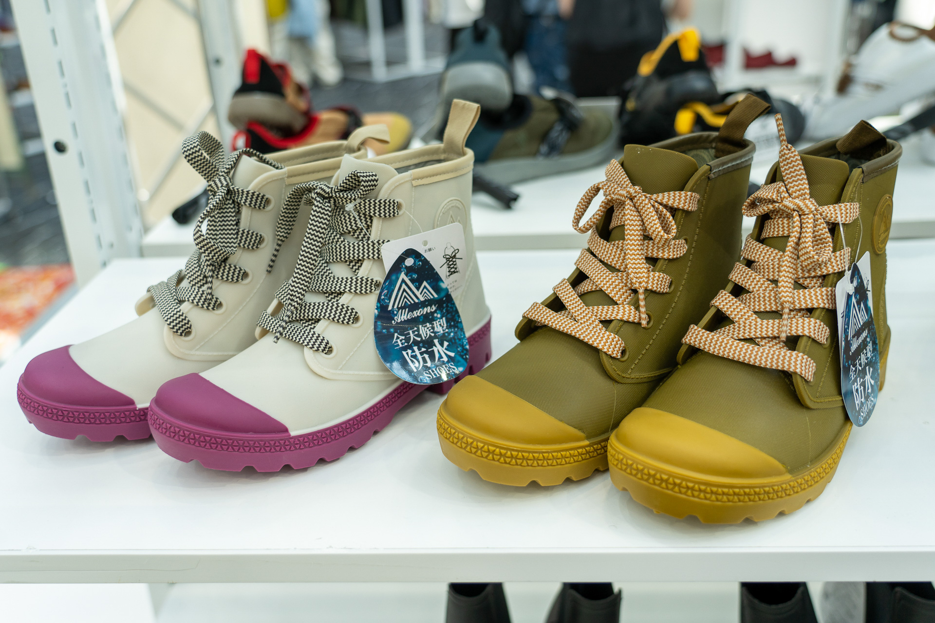 レディース防水サファリシューズ（1500円）に限定色も