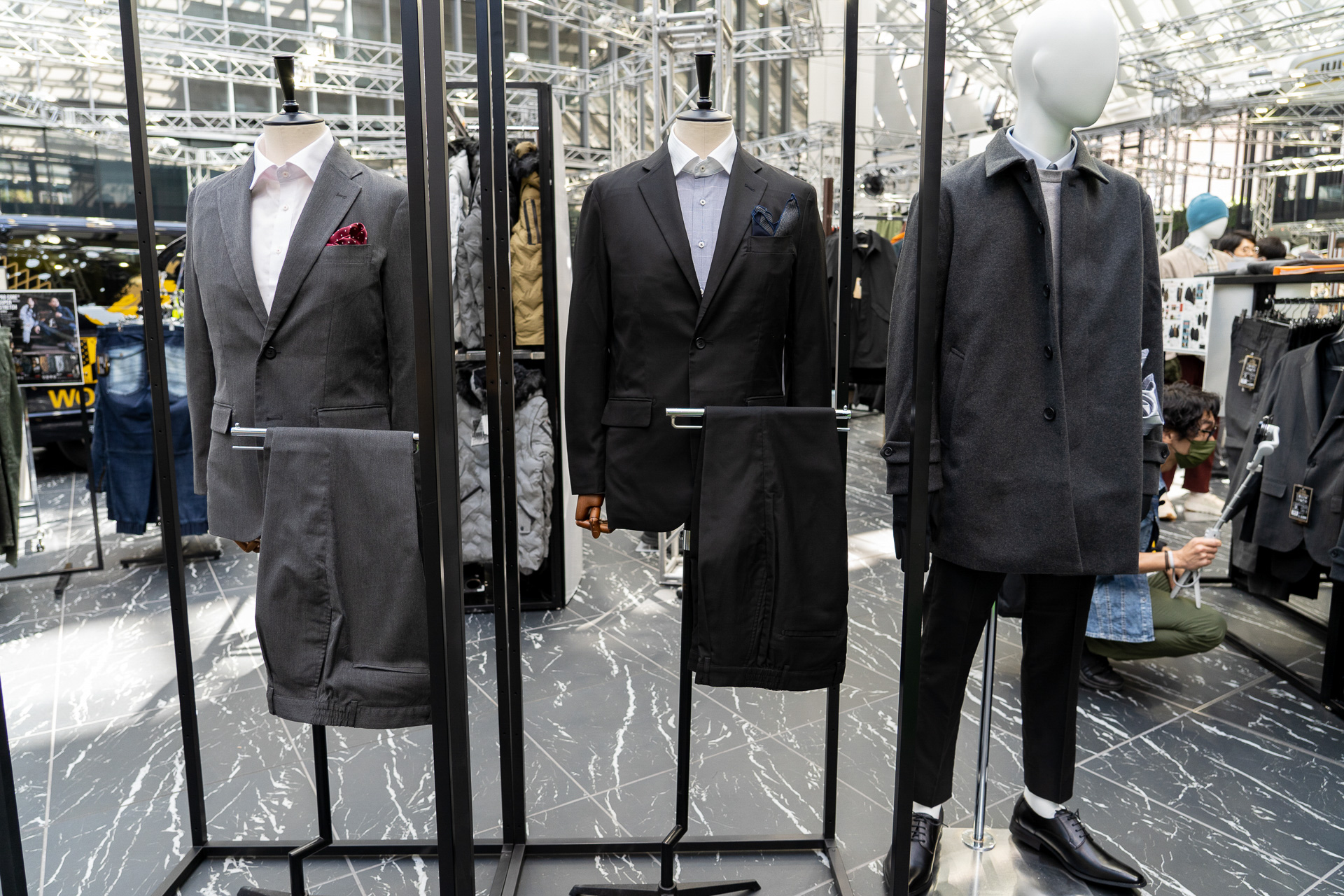 進化するワークマンのプレミアムスーツ