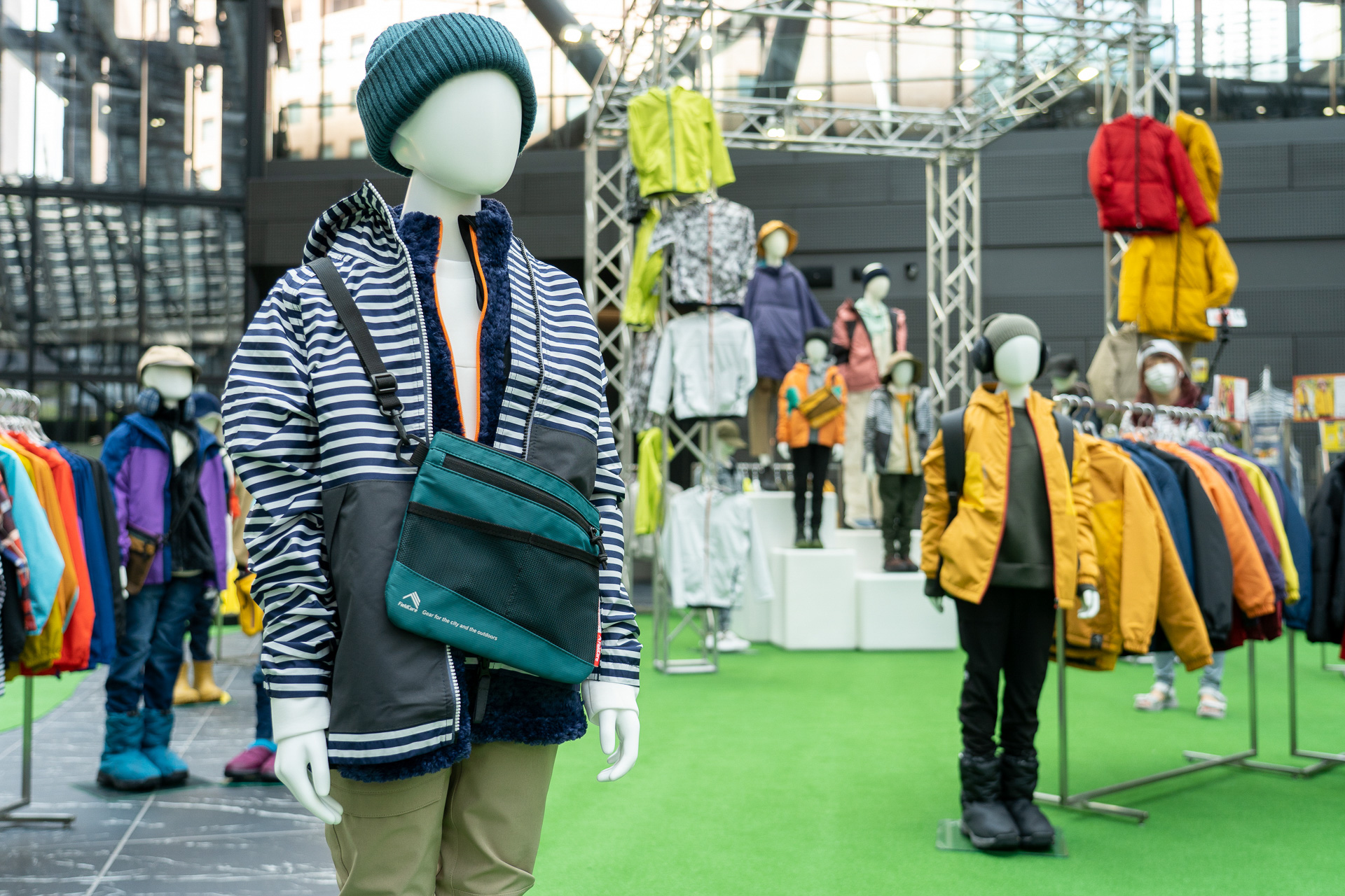 「BAG in レインジャケット」には新色ネイビーボーダーが登場