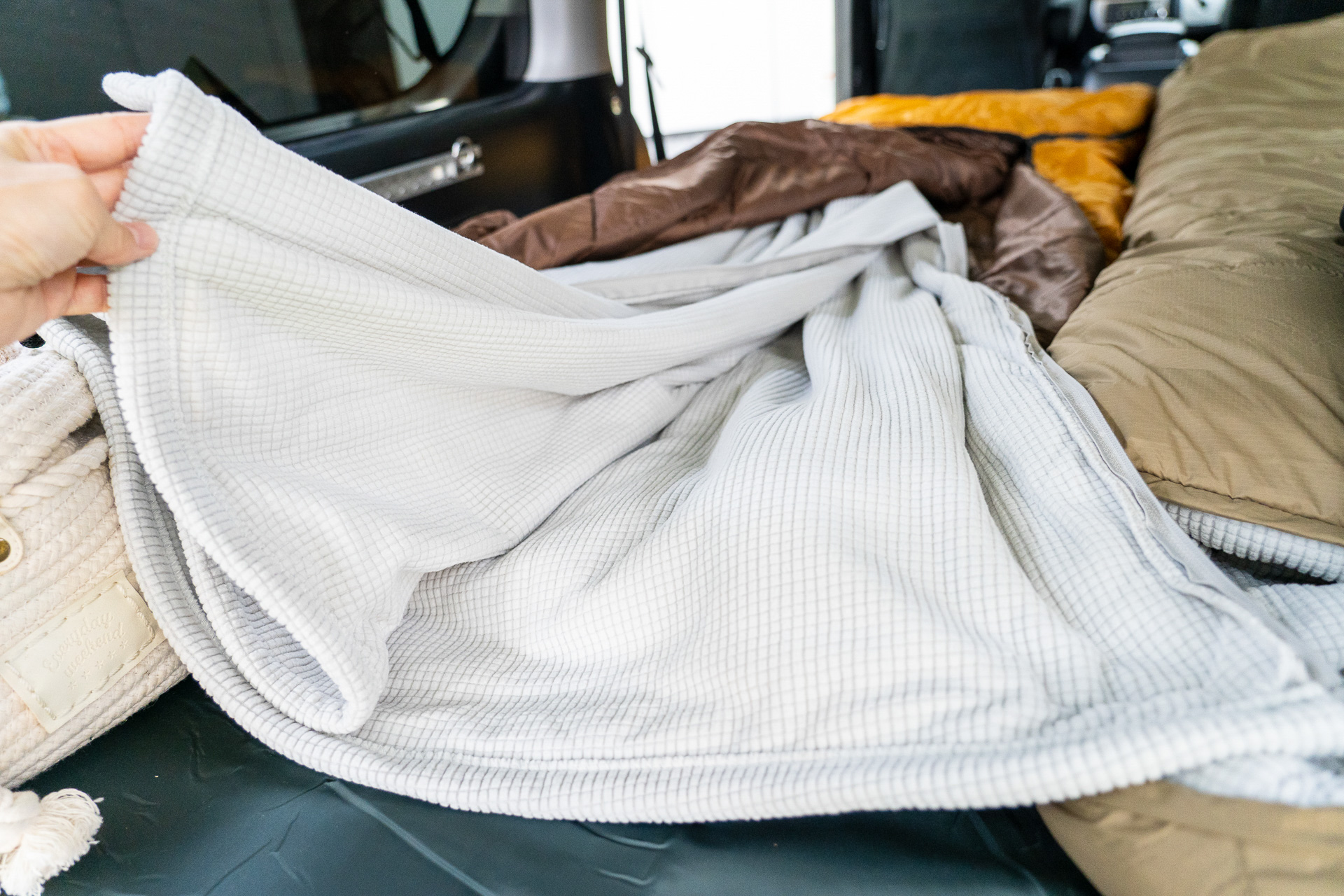 「3Mシンサレートインナーシュラフ」（3500円）はWeb限定品で11月上旬発売予定。FCS01 BASICスリーピングバッグとサイズが合うように作られている