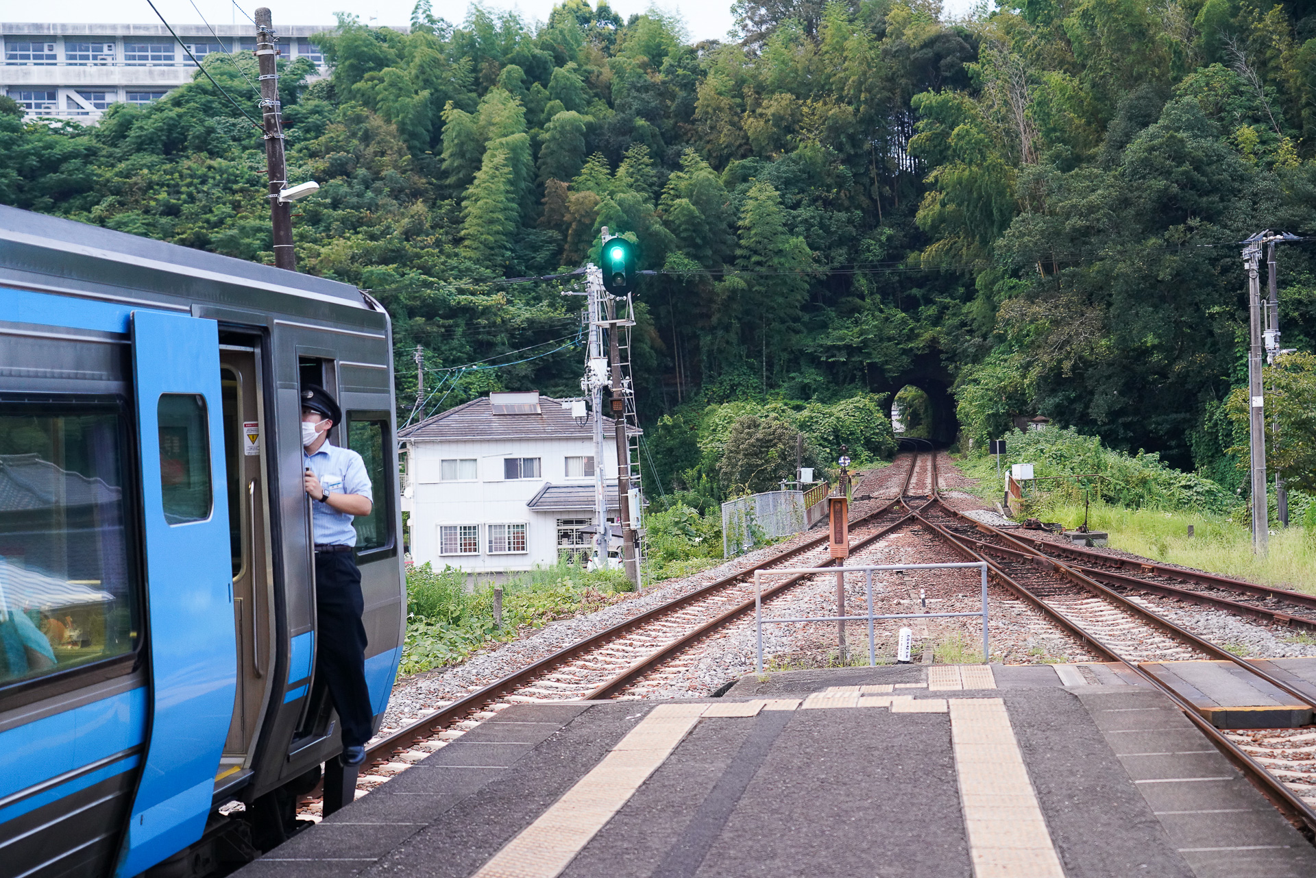 土佐久礼はトンネル間にある駅