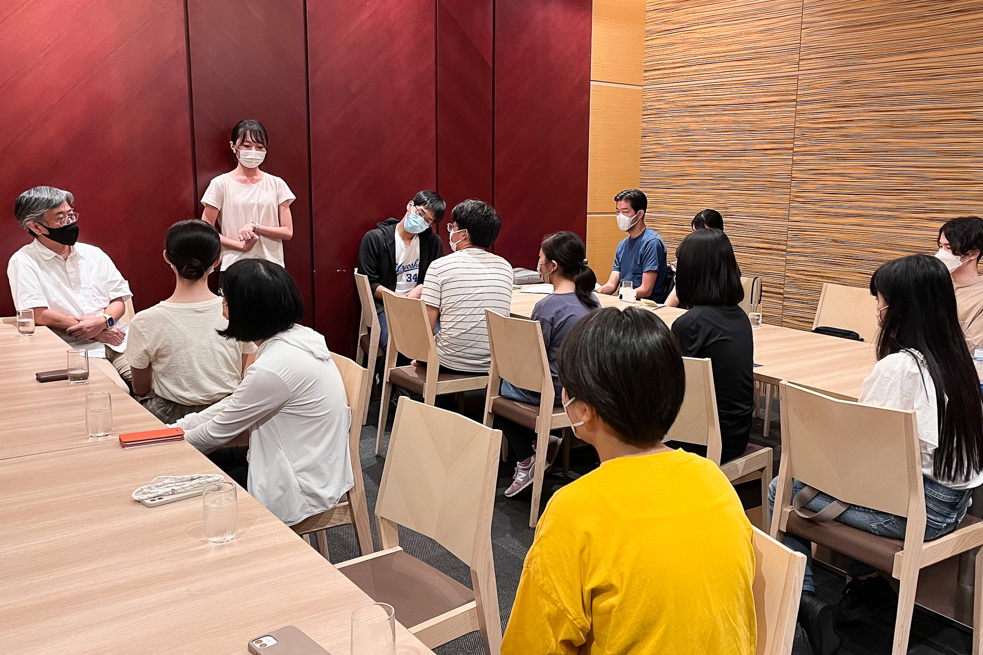 四国の旅を振り返るミーティングが開催された