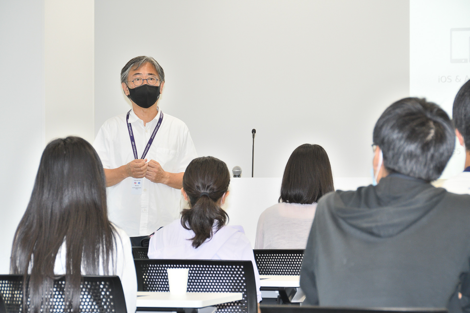 ここで体験することは昨日までと違う異質な体験だ