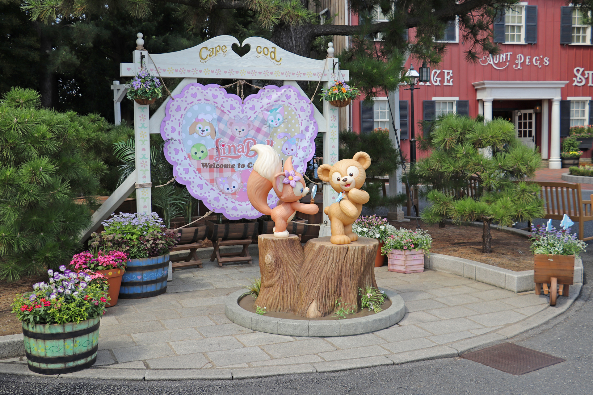 アーント・ペグズ・ヴィレッジストア前のフォトスポットも特別仕様