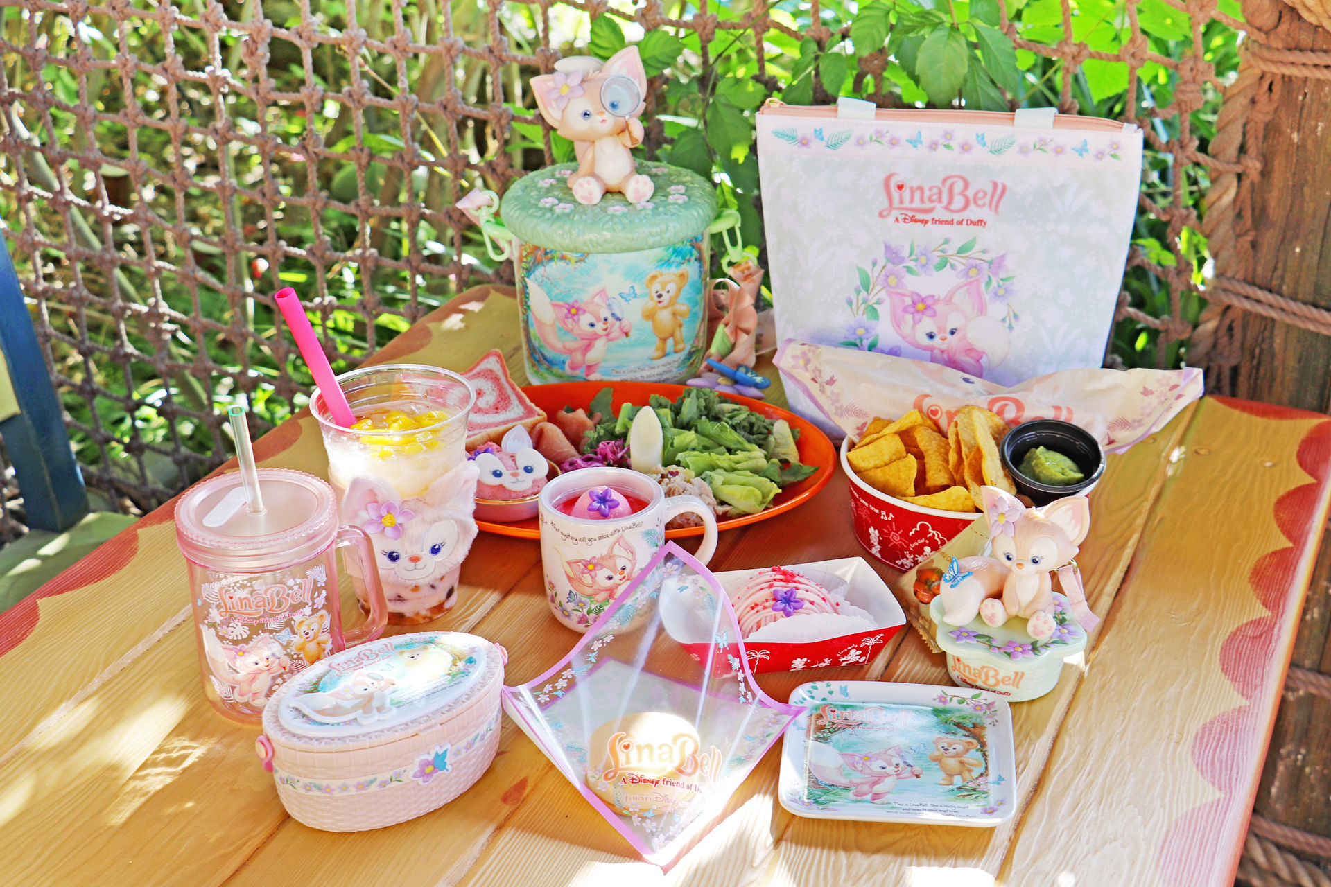 リーナ・ベルをモチーフにしたメニューやスーベニア付きメニューが多数登場！