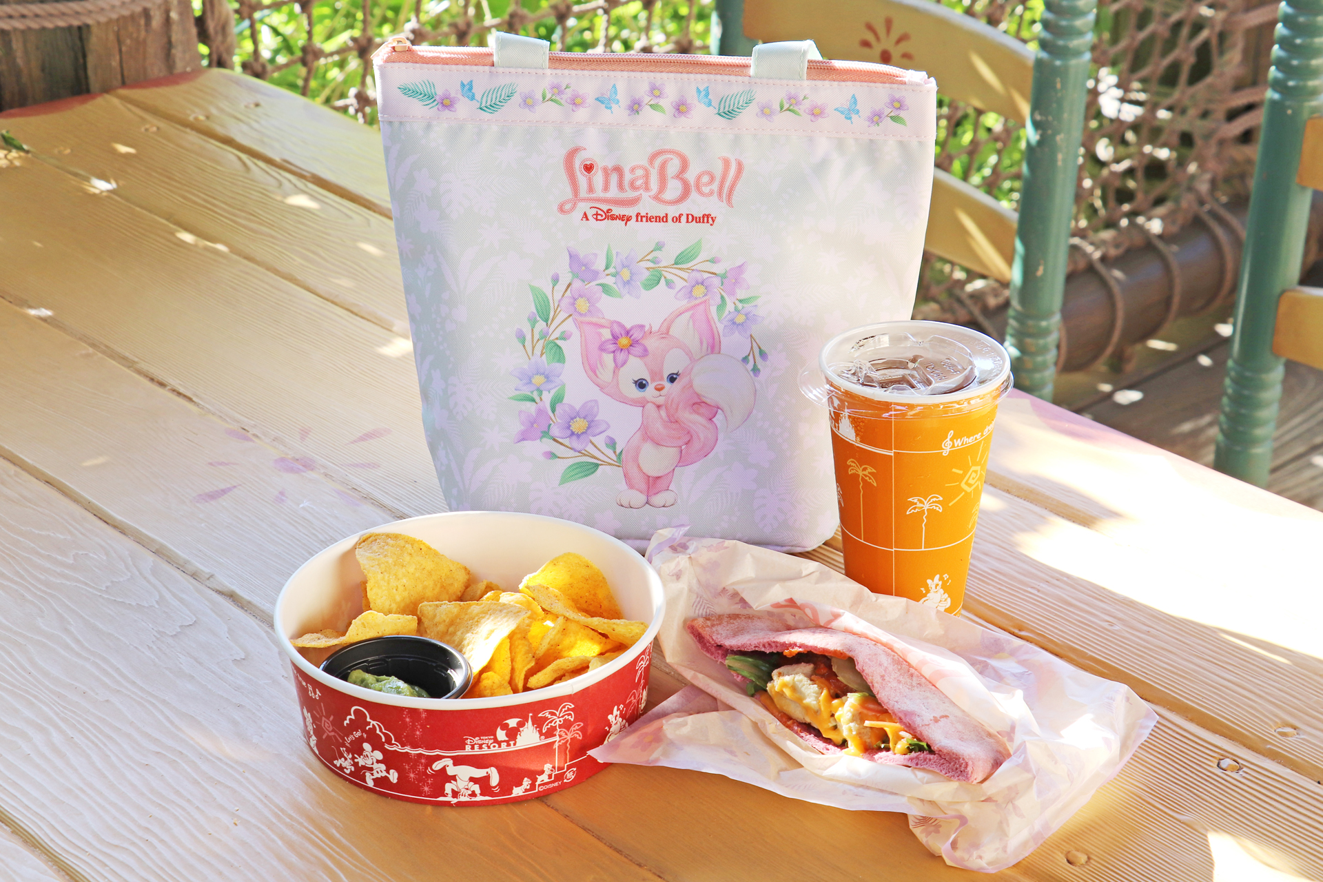 見た目以上に食べ応えがある「ミゲルのおすすめセット」（1200円）と「スーベニアランチケース」（対象メニューにプラス1300円）