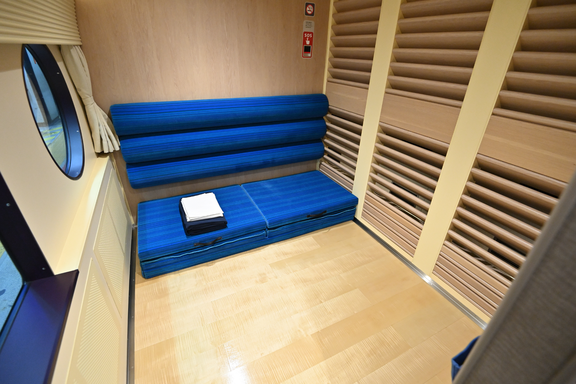 3号車にある普通指定席の「ファミリーキャビン」